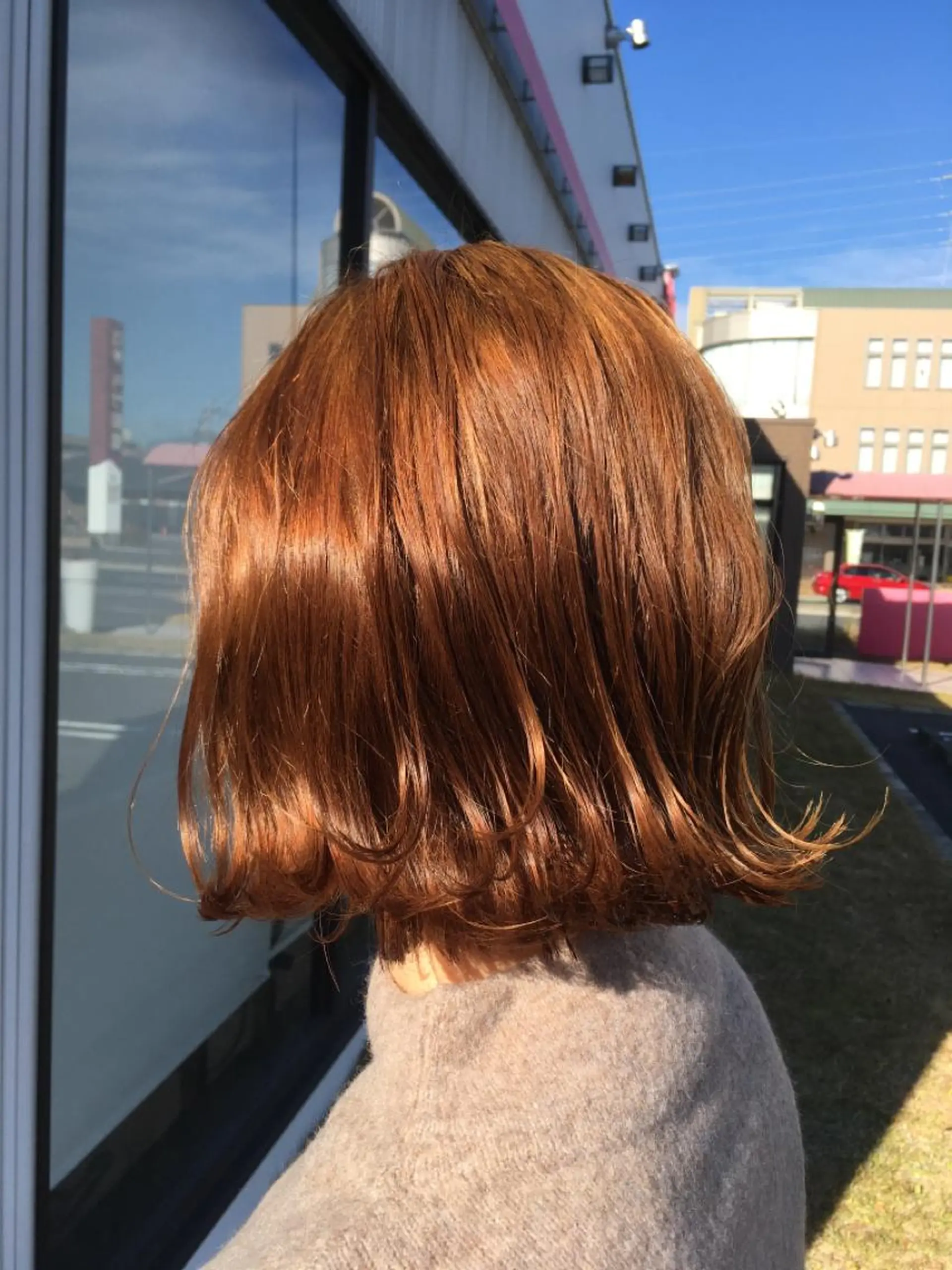 ミディアム カラー パーマ ボブ 外ハネヘア 曲がる縮毛矯正◎高岡 ブリーチ後でも縮毛◎のヘアスタイル