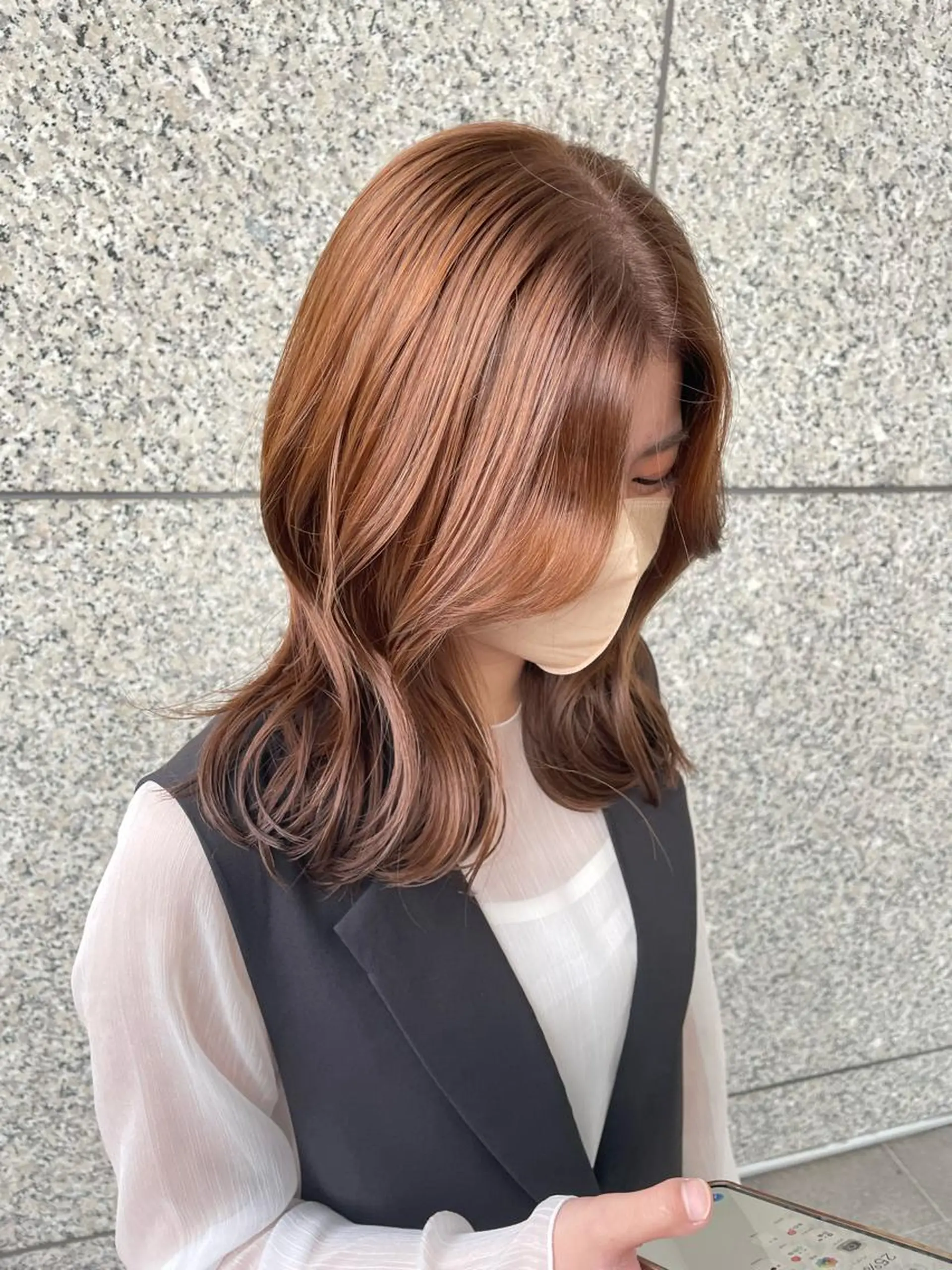 セミロング カラー ミストバング ベージュカラー 黒髪 ブリーチ ブルーカラー ハイトーン/ベージュ 指名No.1荒木涼太のヘアスタイル