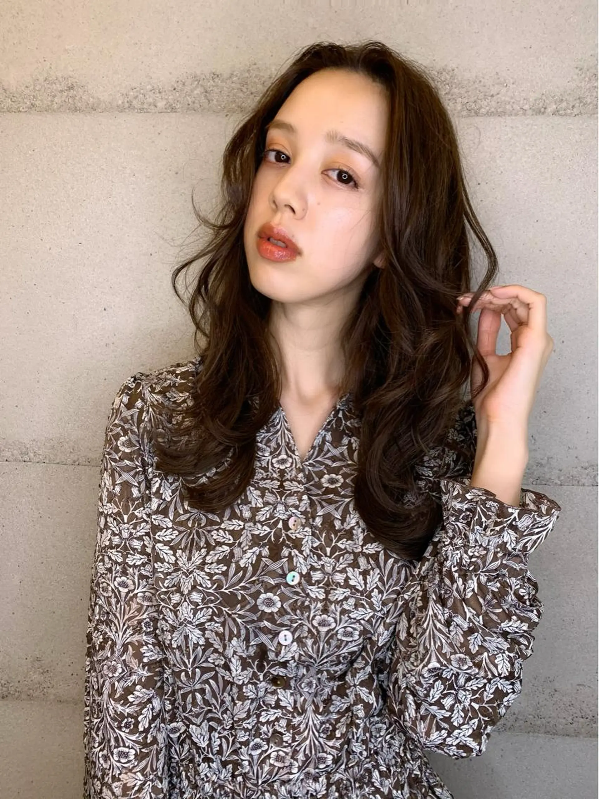 ロング カラー 透明感/オリーブ/ グレージュ/YUKAのヘアスタイル