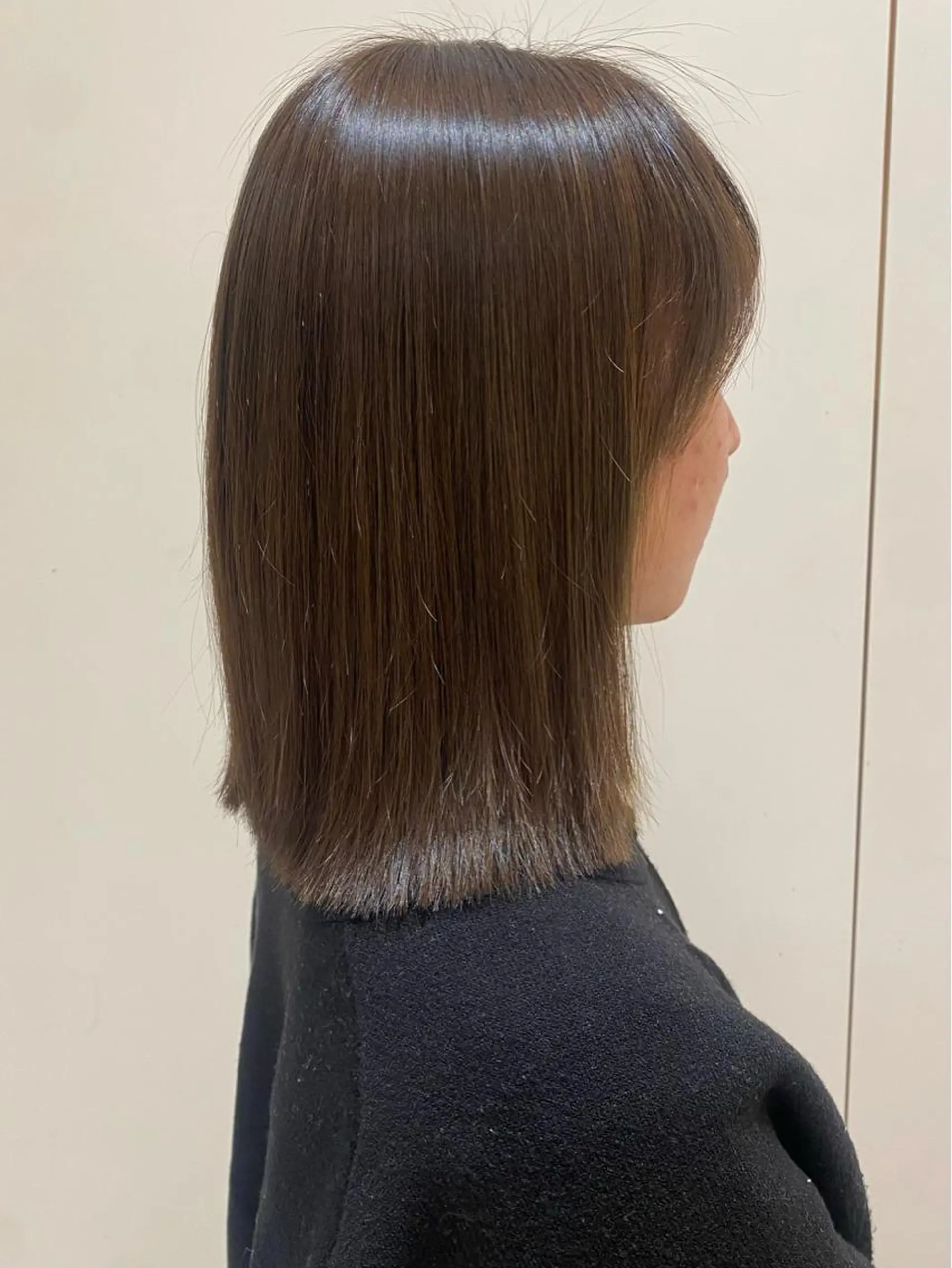 ミディアム カラー ベージュカラー オリーブベージュ 藤原 侑香のヘアスタイル