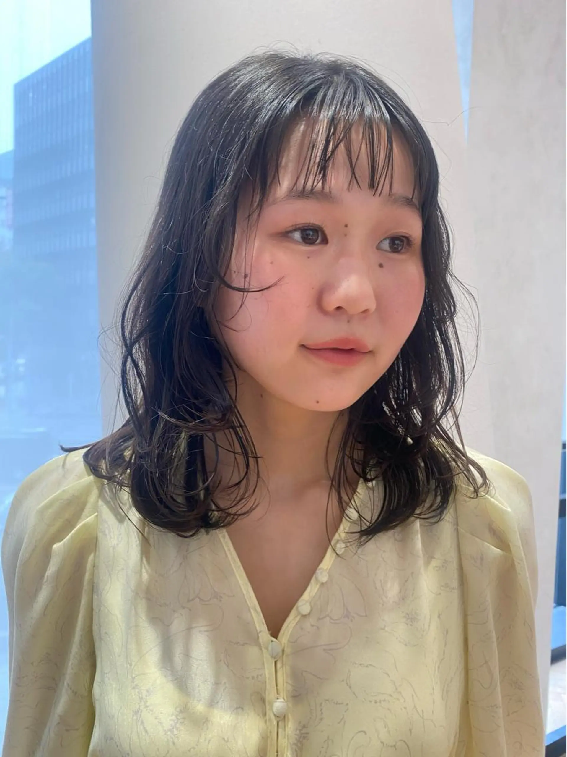 ミディアム 顔まわりレイヤー レイヤーカット 増井 彩乃のヘアスタイル