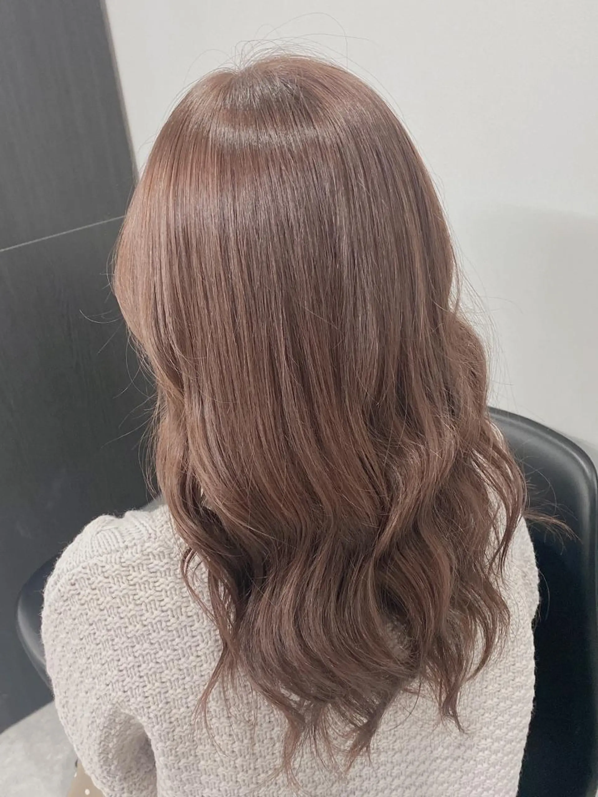 セミロング カラー アッシュ アッシュグレー アッシュグレージュ バレイヤージュ ミストバング 韓国ヘア特化💍 tiam💍ブリーチのヘアスタイル