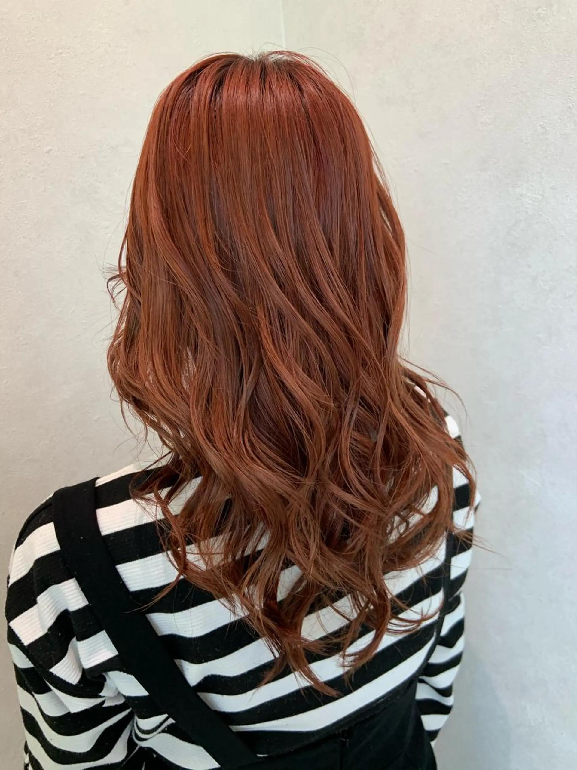 セミロング カラー パーマ ヘアアレンジ オレンジ ハイトーンカラー🤍 山下 優華のヘアスタイル