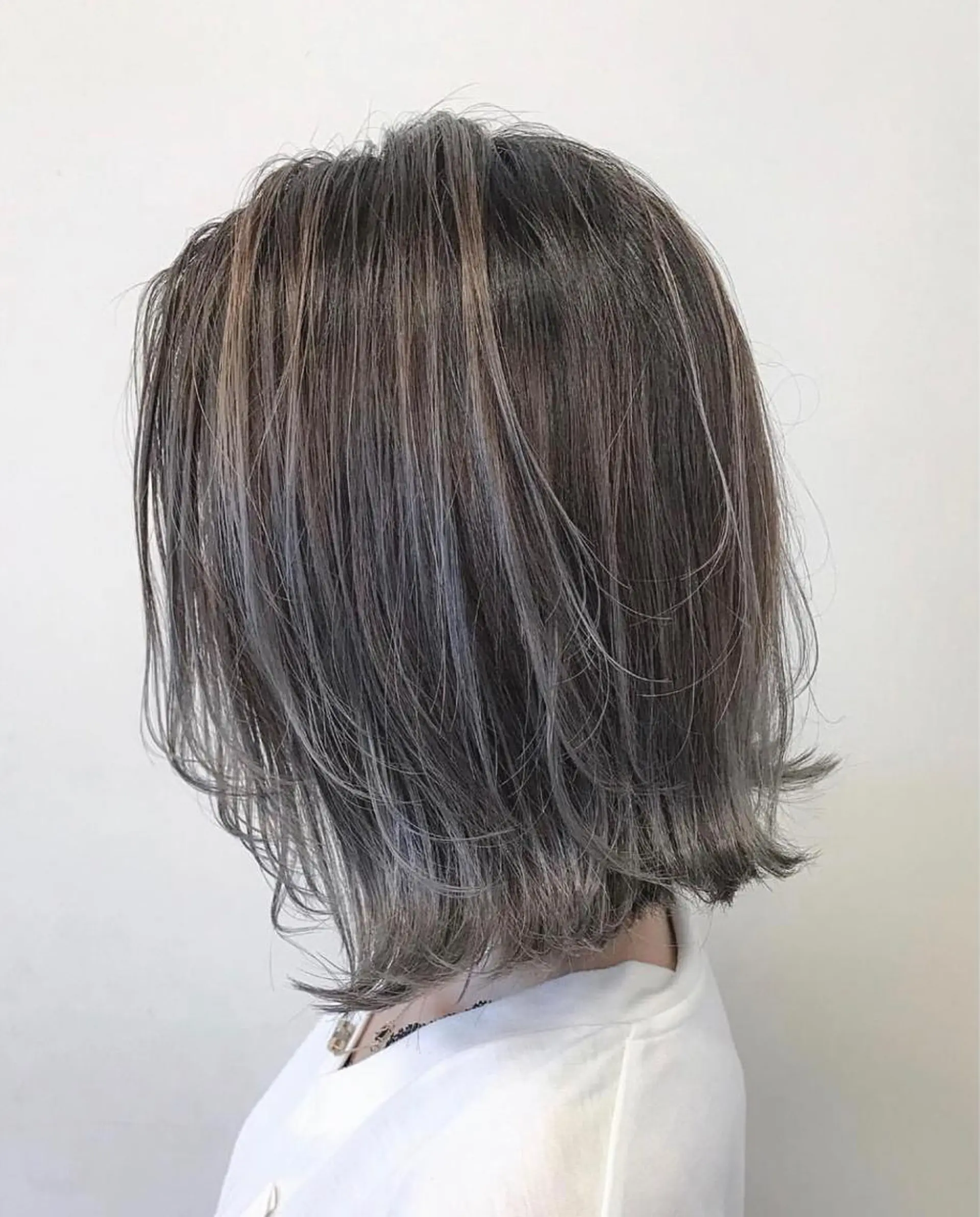 ミディアム アッシュ ハイライト ヘアカラー トリートメント 髪質改善/縮毛矯正/ 透明感カラーYUMAのヘアスタイル