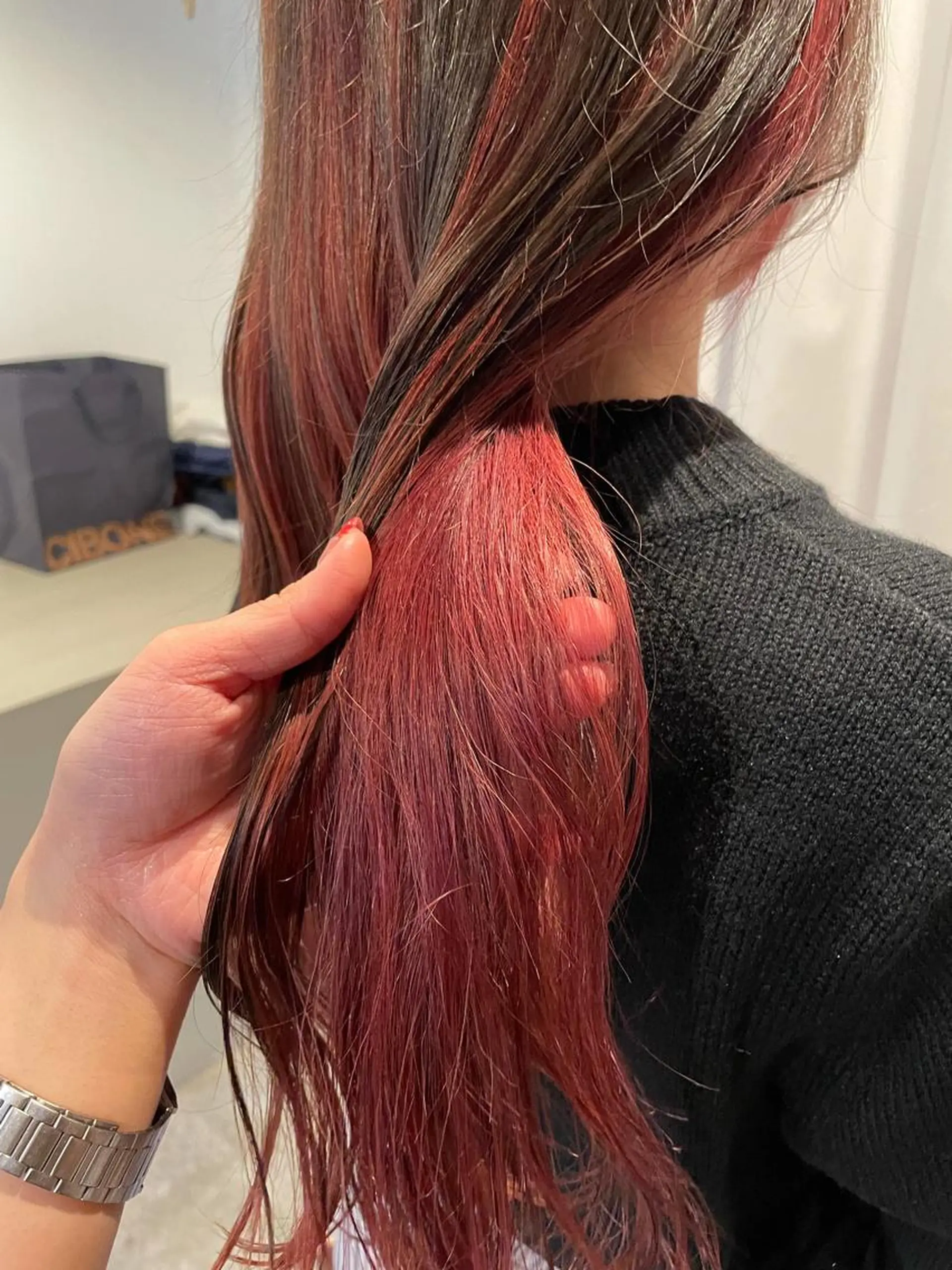 ロング カラー ヘアアレンジ カシス ピンクカラー ヘアカラー トリートメント REONA🪽✨ 日常に馴染む髪🫧のヘアスタイル