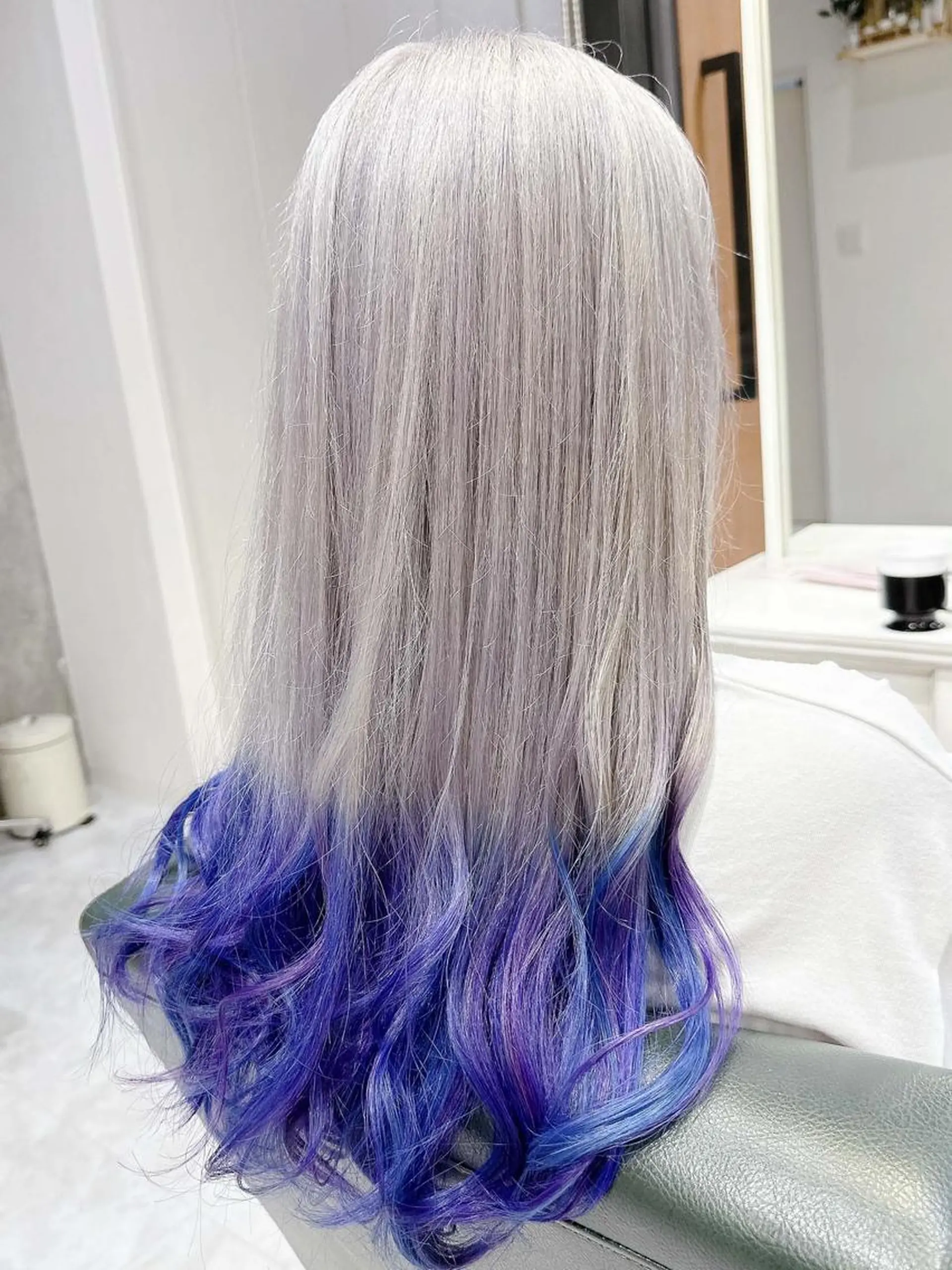 カラー ロング ヘアアレンジ ブリーチ ケアブリーチ 透明感カラー デザインカラー ハイトーンカラー 𝐑𝐈𝐍𝐊𝐀 🐷🖤のヘアスタイル