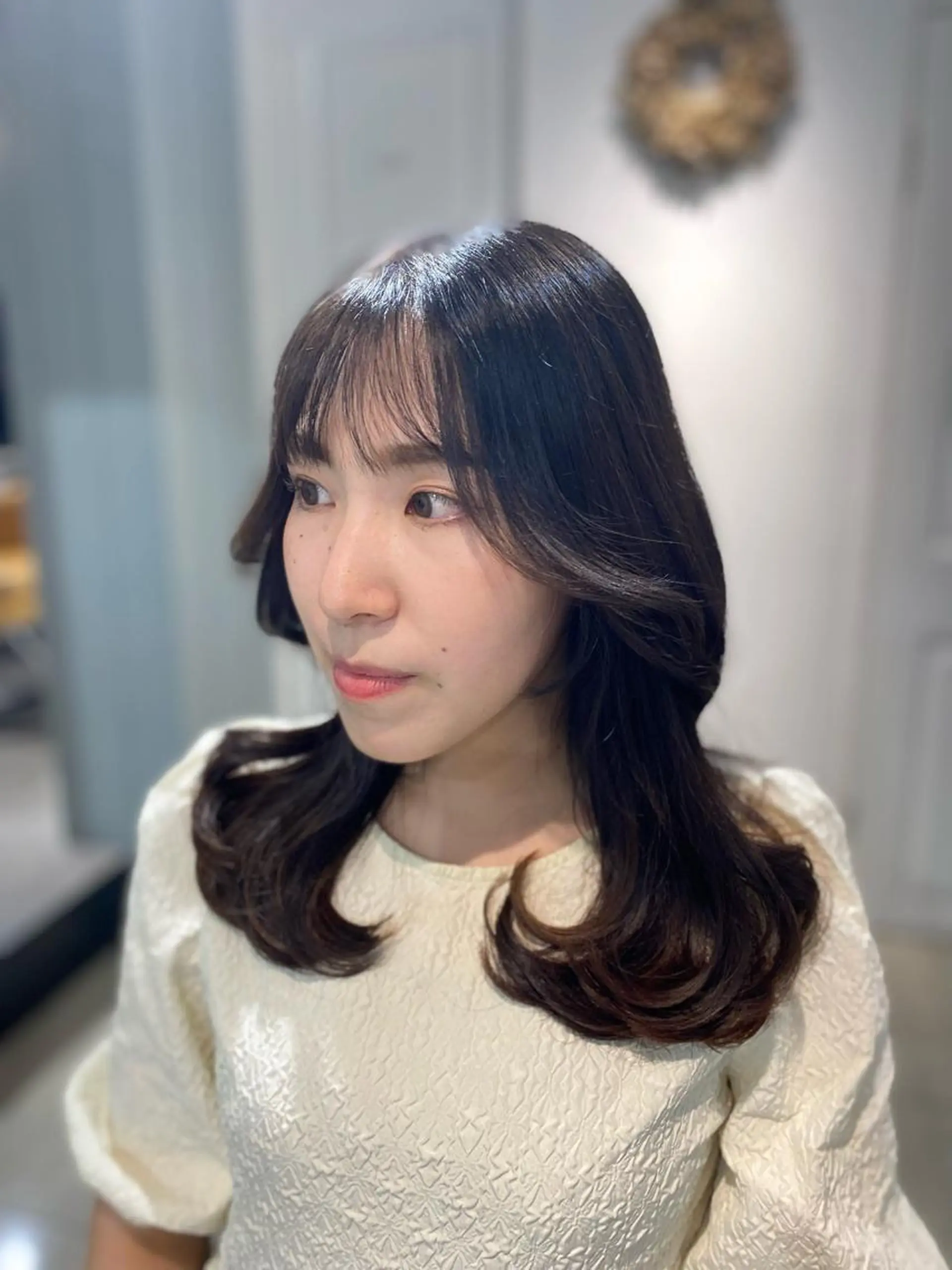 セミロング カラー アッシュ ベージュカラー 黒髪 ブリーチ ブルーカラー カット ヘアカラー トリートメント 韓国風レイヤーカット 💎髪質改善"yuiのヘアスタイル