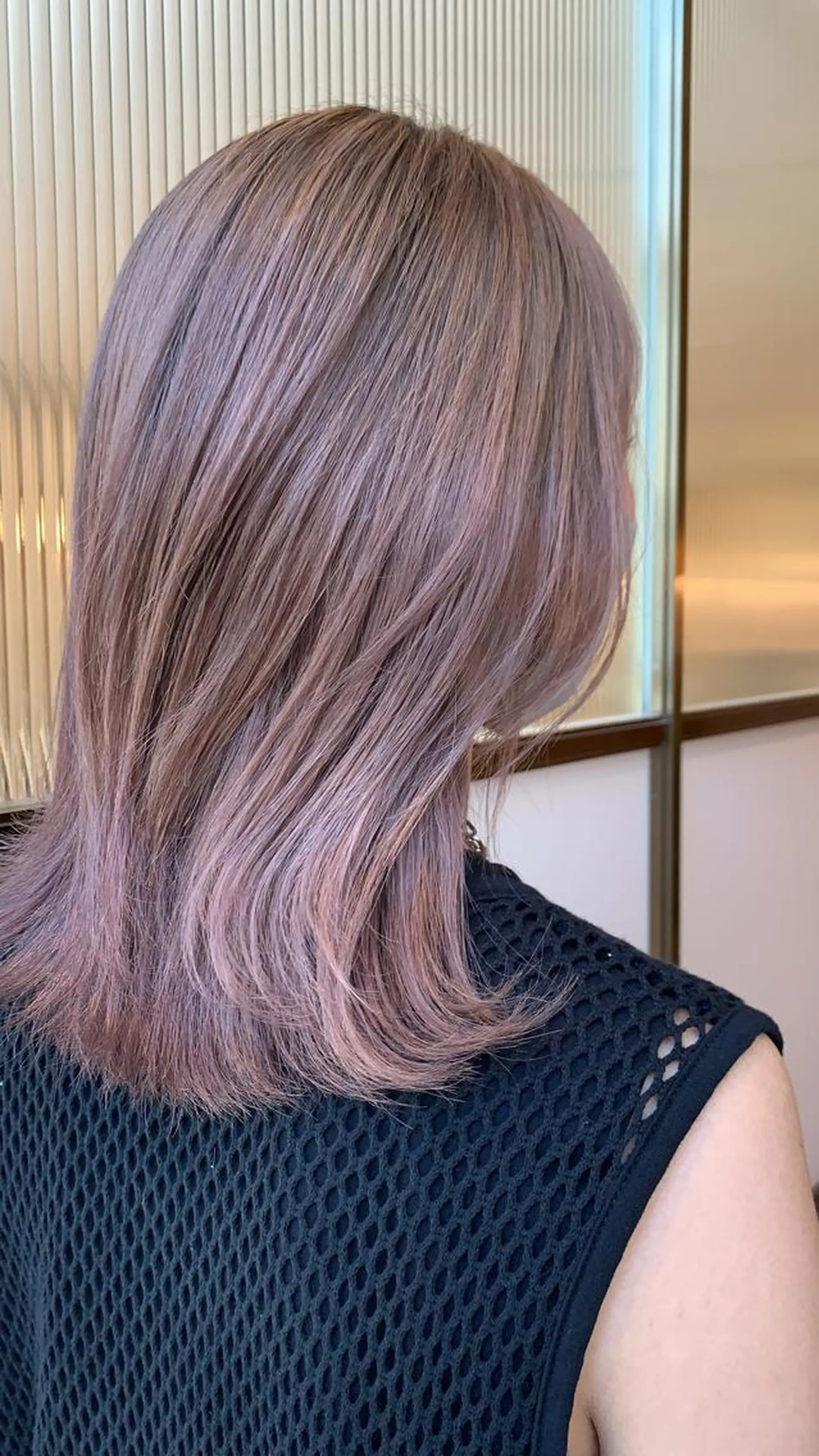 ミディアム カラー ベージュカラー 透明感カラー グレージュ ボブ ヘアカラー トリートメント ヘアセット レイヤー専門家 ダブルカラー修のヘアスタイル