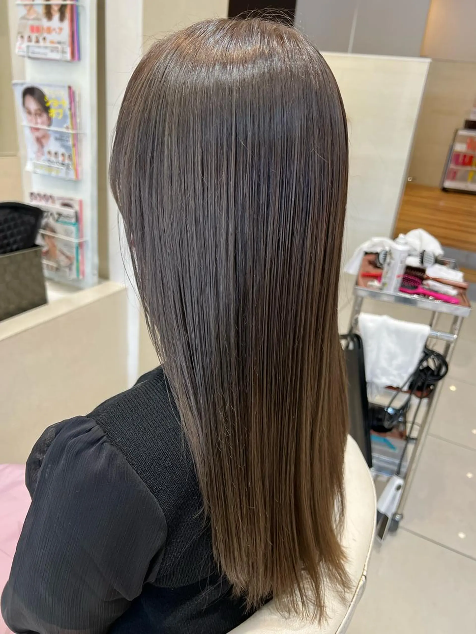 ロング 髪質改善 トリートメント カット ヘアカラー トリートメント ☃️顔周りレイヤー グレージュSHUTOのヘアスタイル