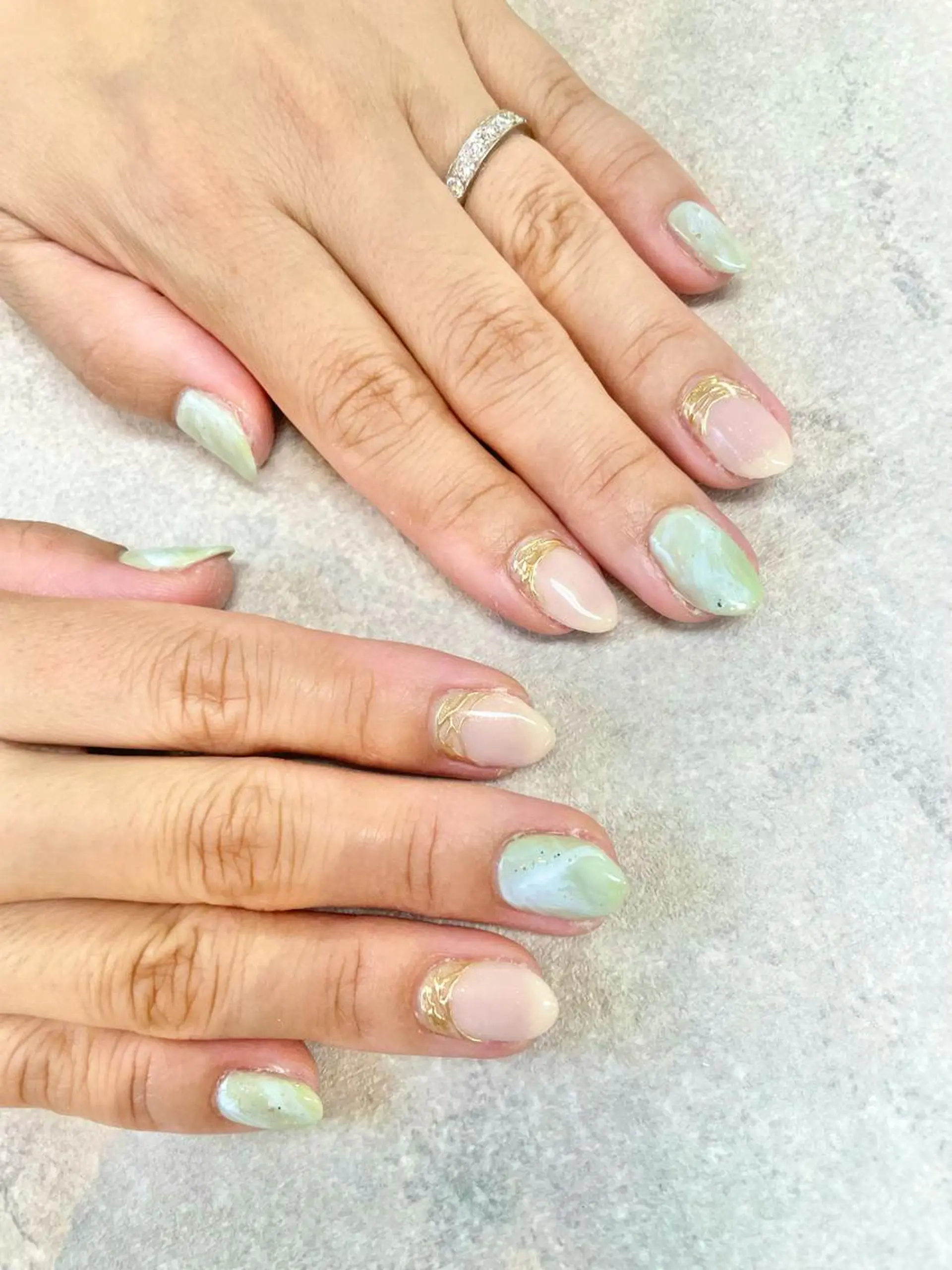 ネイル グリーン ミラーネイル ニュアンスネイル ハンドネイル ハンドケア FASTNAIL PLUS 新宿店のネイルデザイン