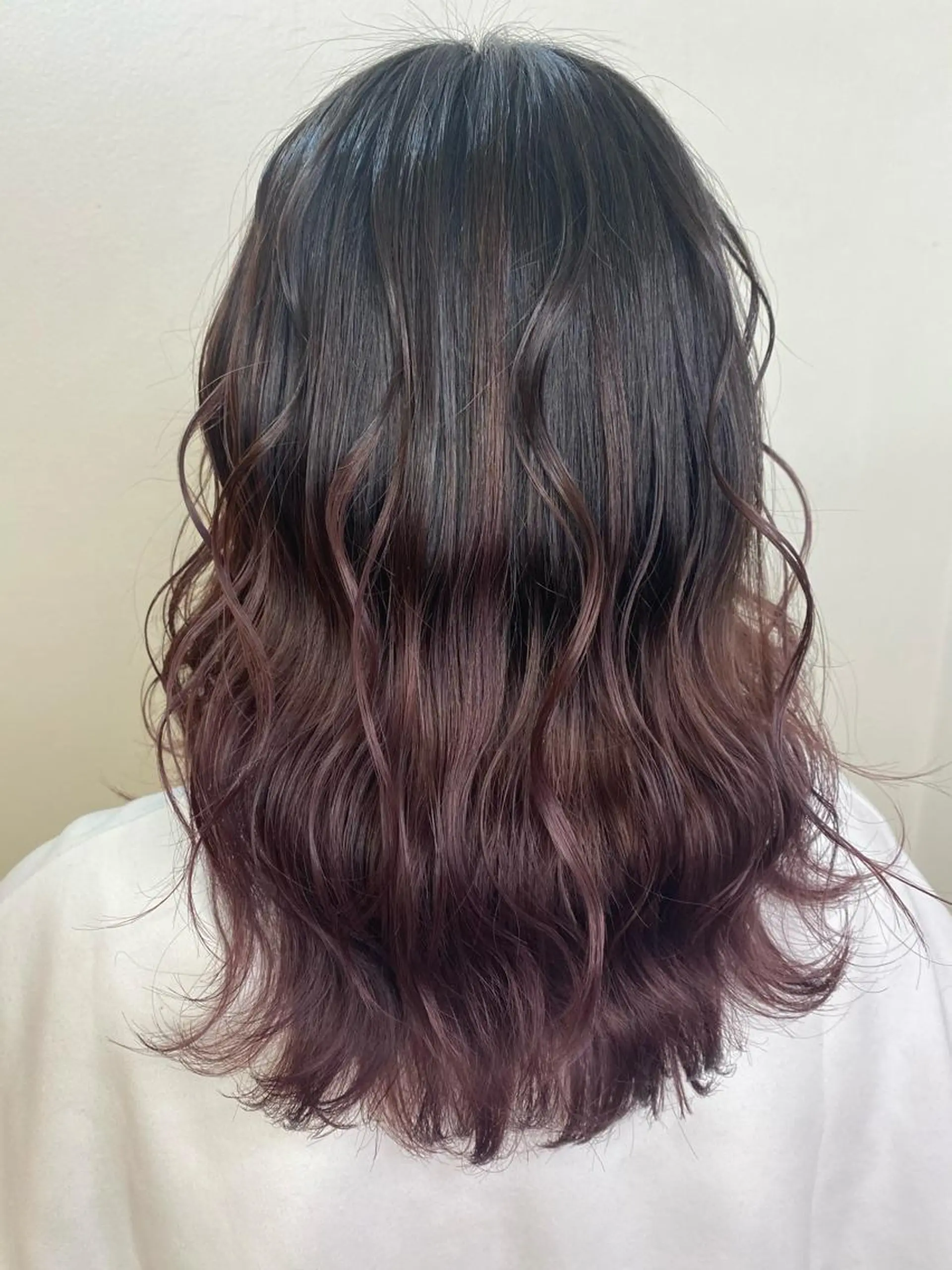 ミディアム レイヤーカット ブリーチ毛対応酸性 ストレート🌈サキのヘアスタイル