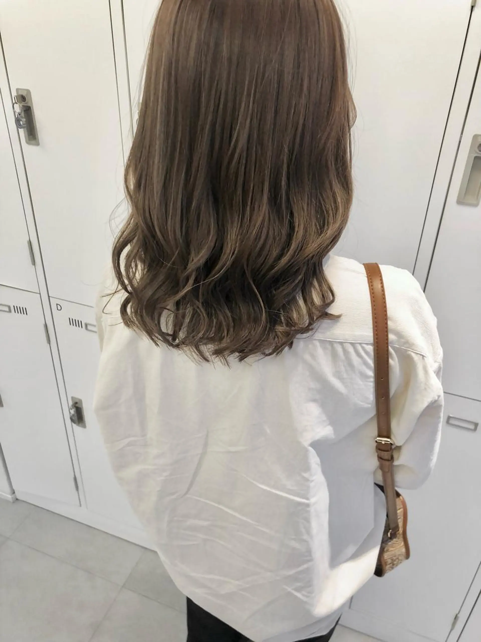 セミロング カラー ベージュカラー ショコラベージュ ハイライトカラー ハイライト Saori / さおりのヘアスタイル