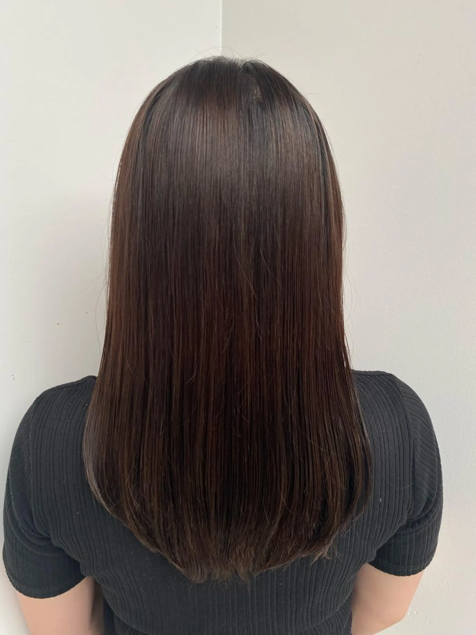 セミロング トリートメント shiori/暖色/ レイヤー/似合わせのヘアスタイル