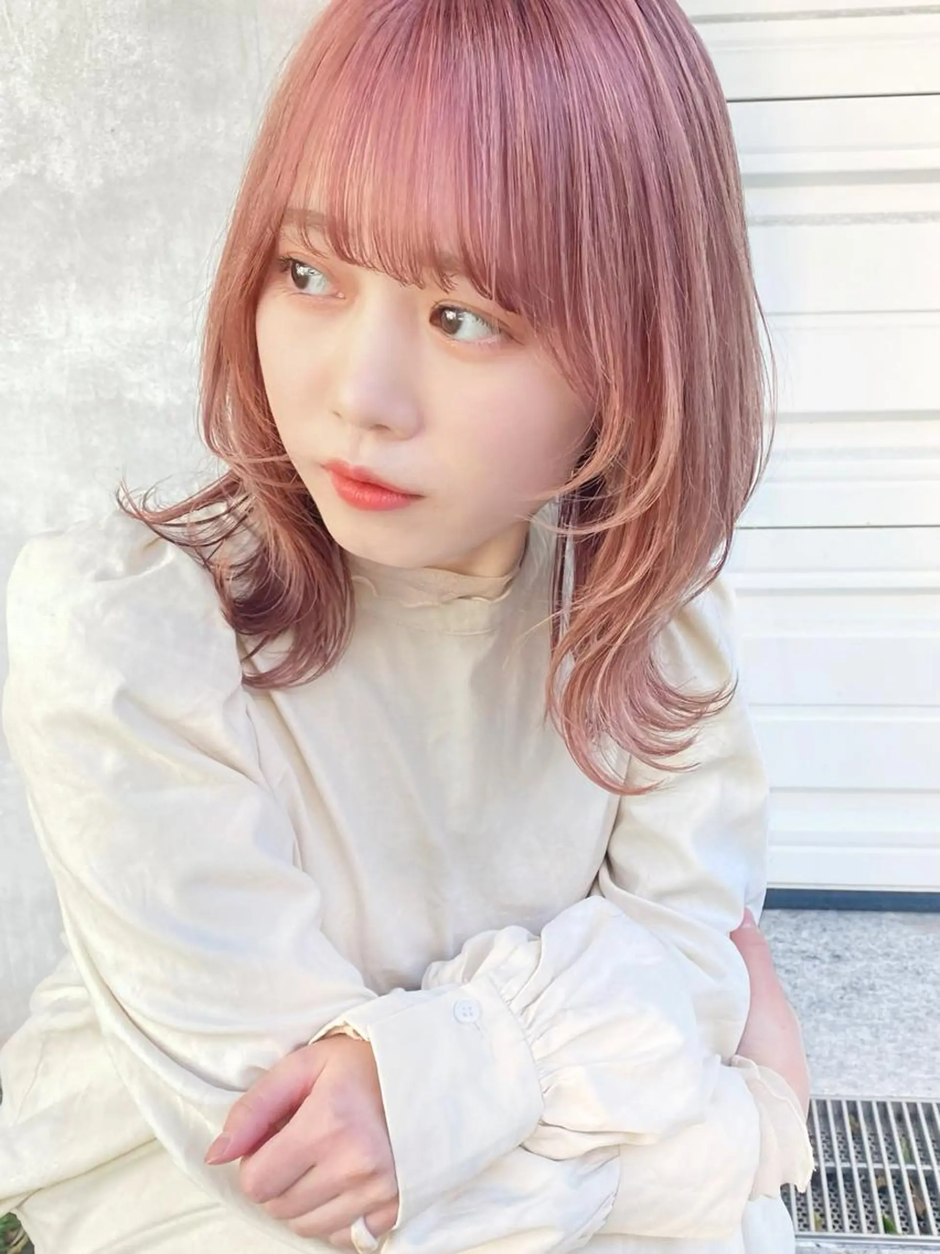 ミディアム カラー ブリーチ ピンクカラー 梅津 光帆のヘアスタイル