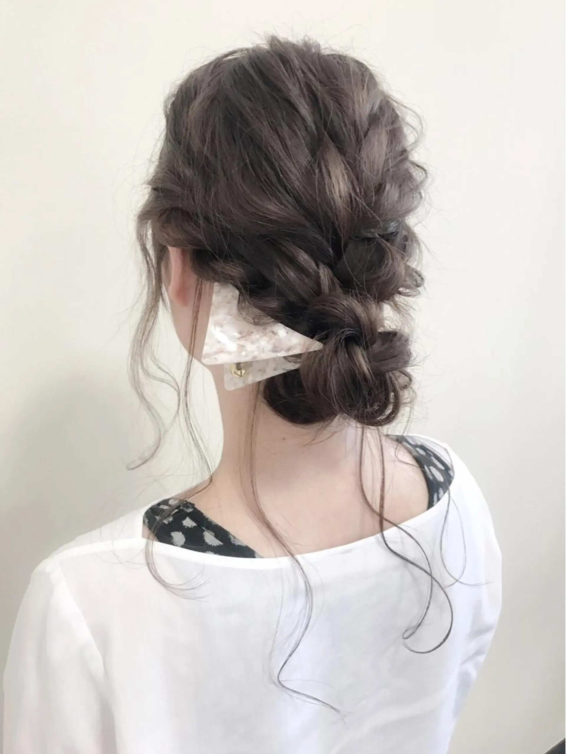 セミロング ヘアアレンジ 三つ編み おくれ毛 沢田 瞳のヘアスタイル