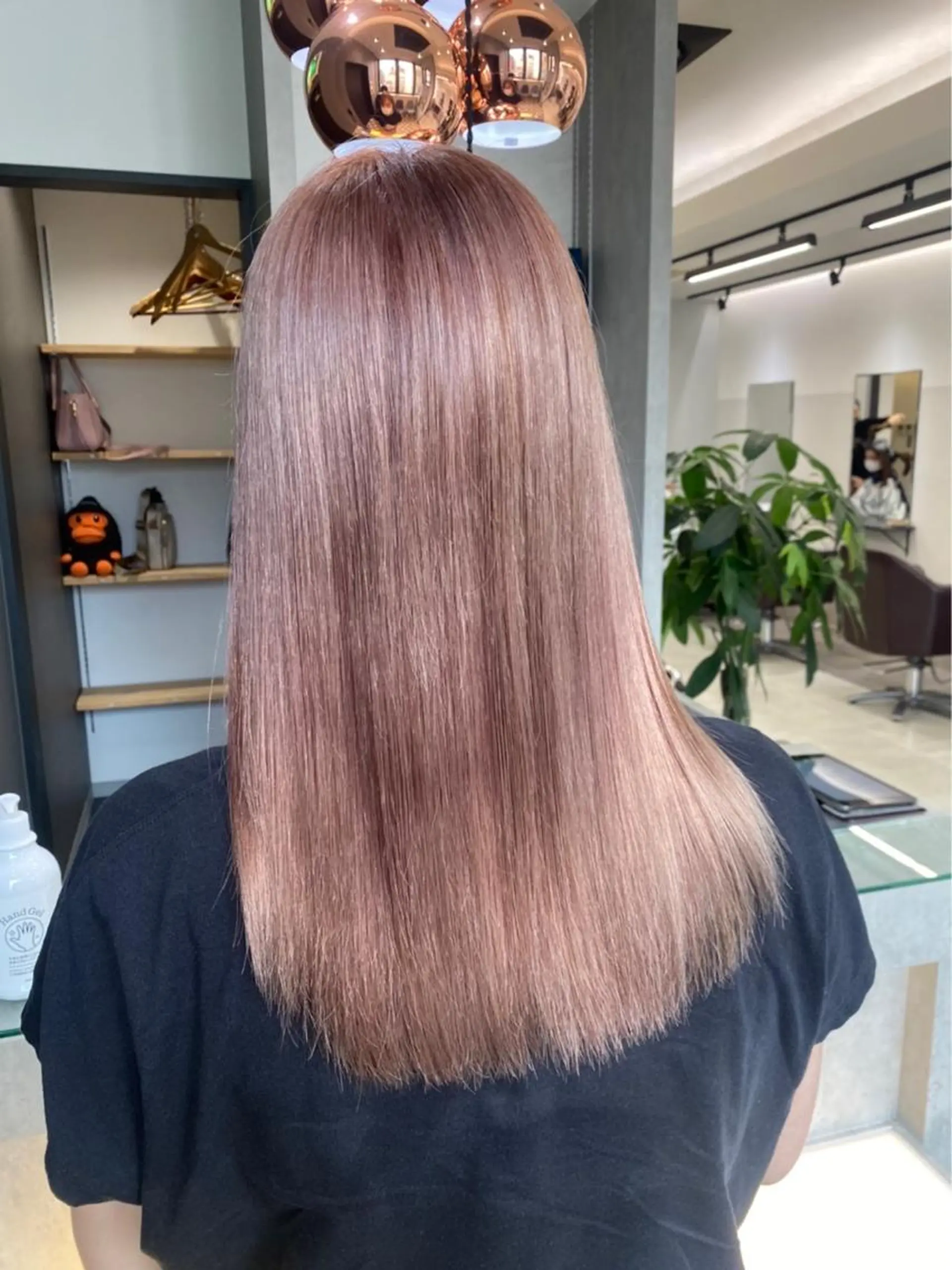 カラー AIRI layer cut hairのヘアスタイル