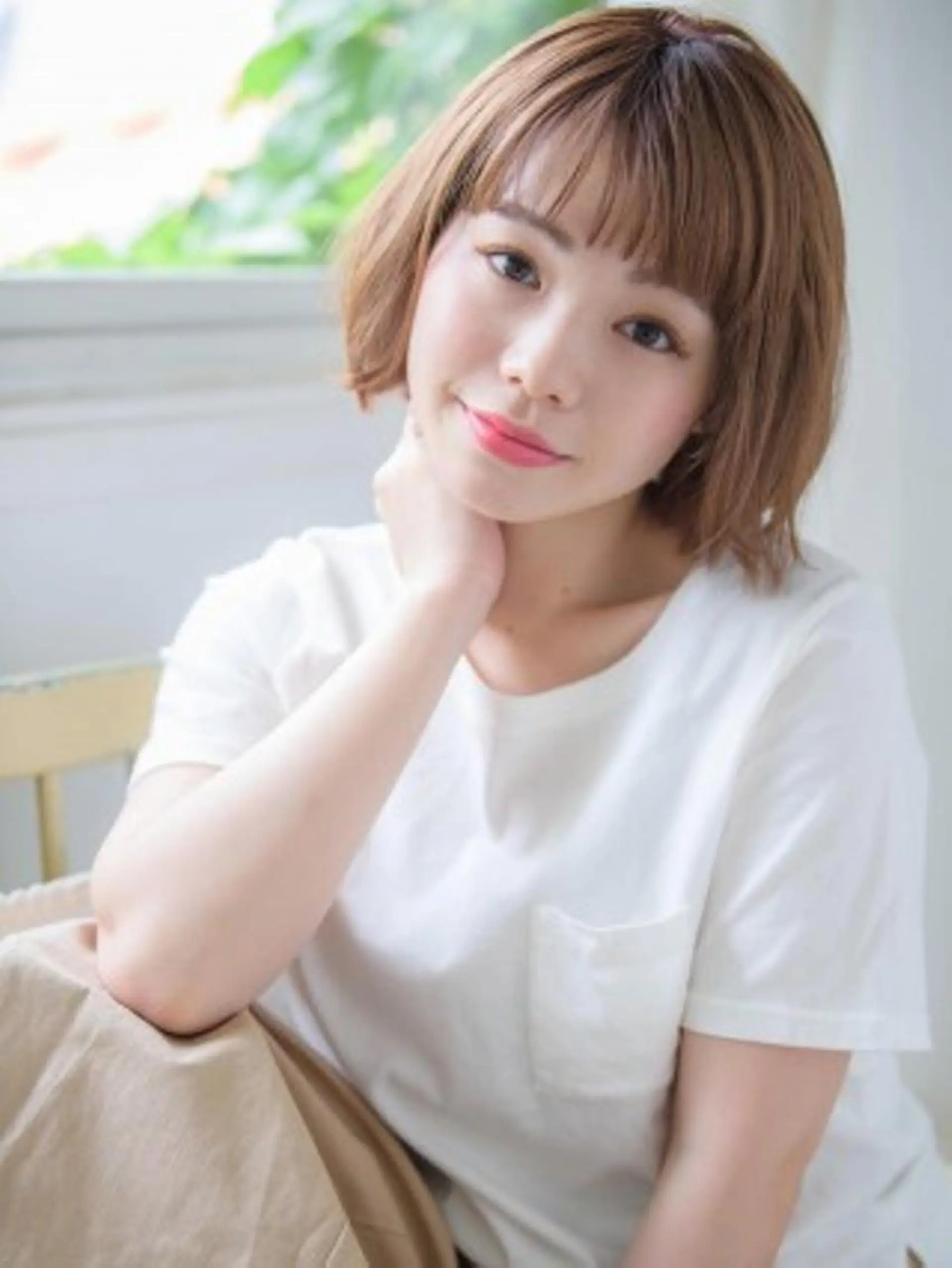 ミディアム 江原 彩華のヘアスタイル