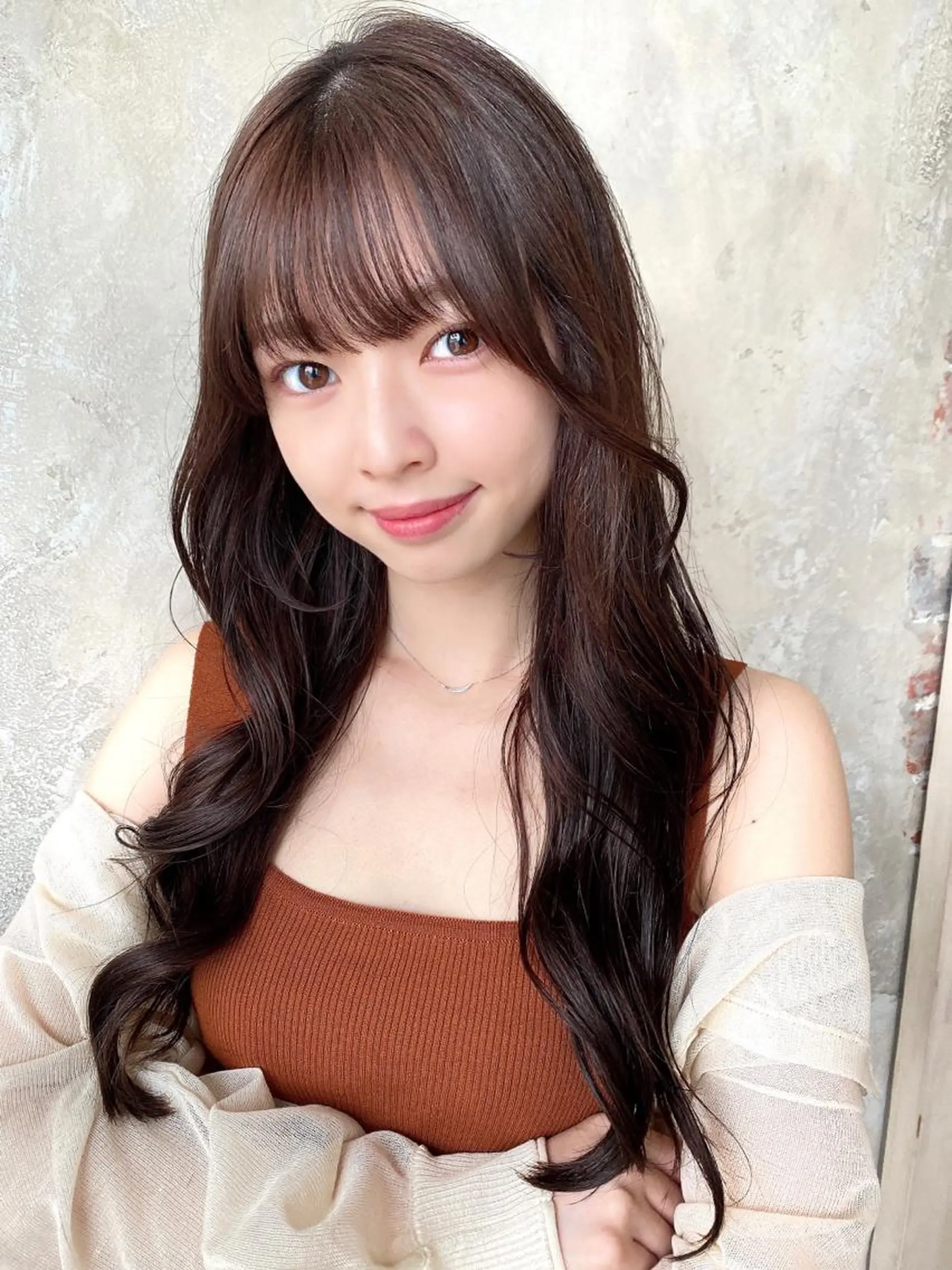 ロング カラー ロングレイヤー ベージュカラー ブラウンカラー ブラウンベージュ くびれヘア カット ヘアカラー トリートメント 顔周り/くびれヘア 韓国ヘア💕風間るなのヘアスタイル