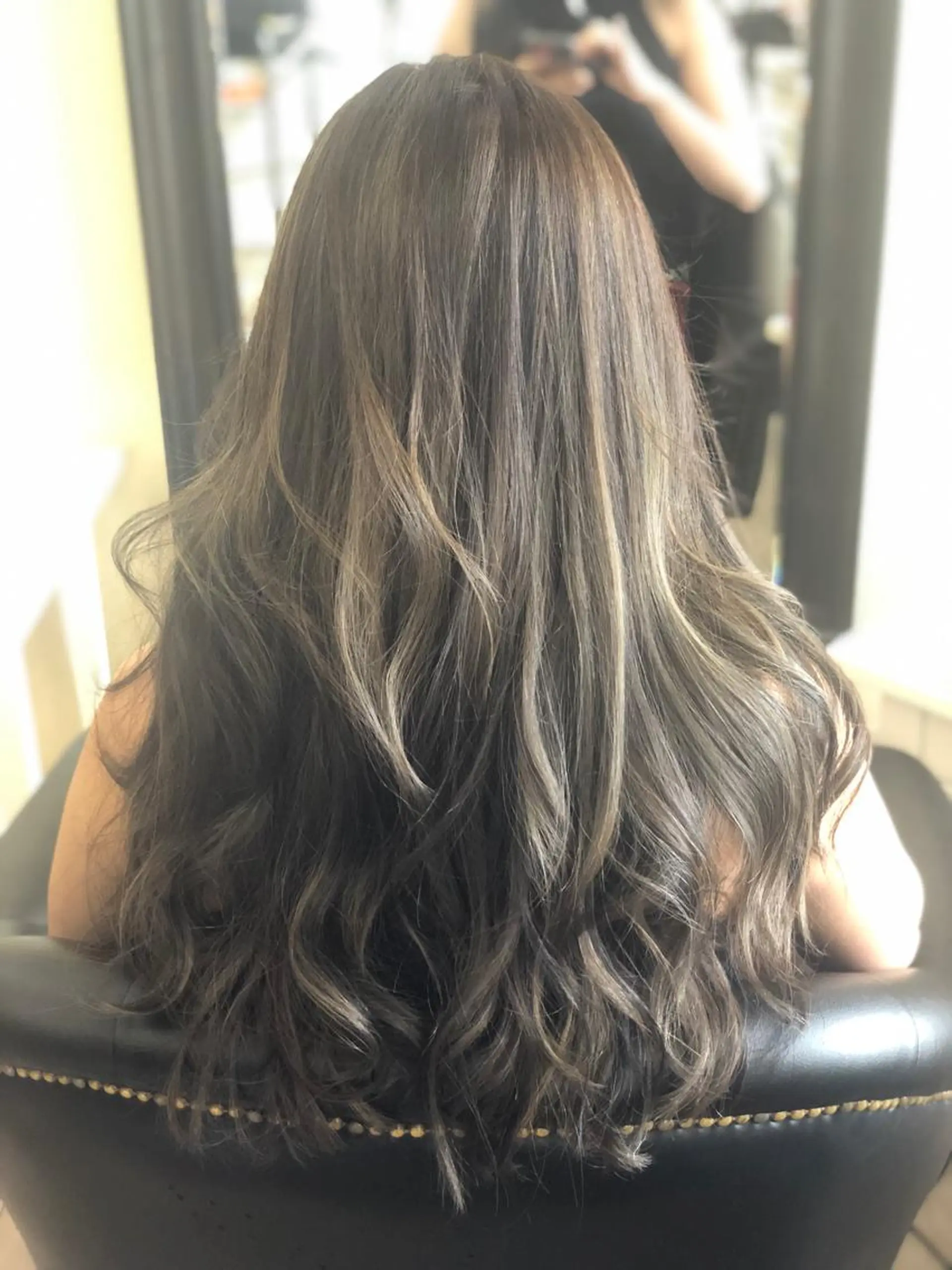 ロング カラー ヘアカラー 鶴見 和美のヘアスタイル