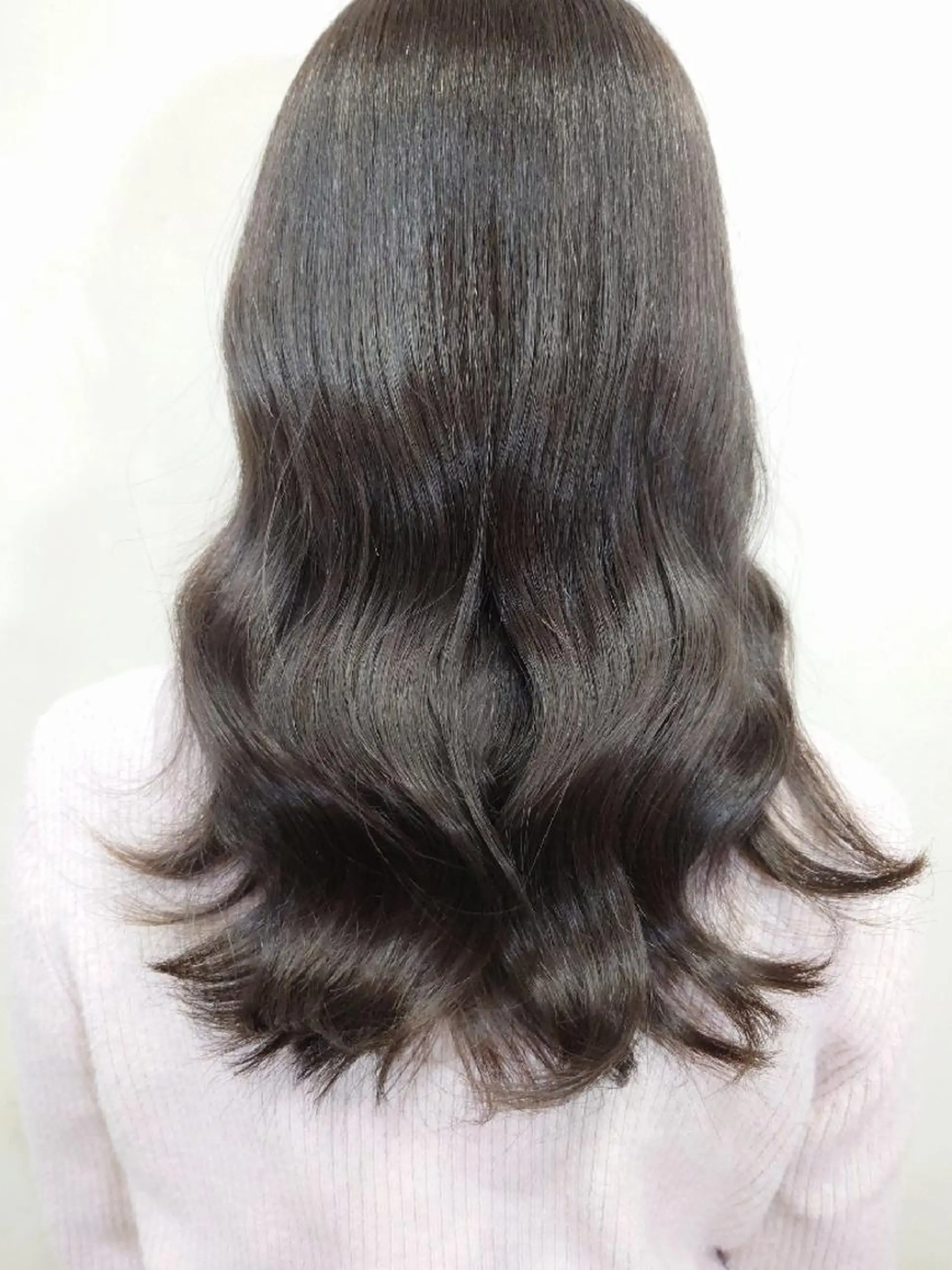 セミロング ブリーチ／ 髪質改善／ＲＹＯのヘアスタイル