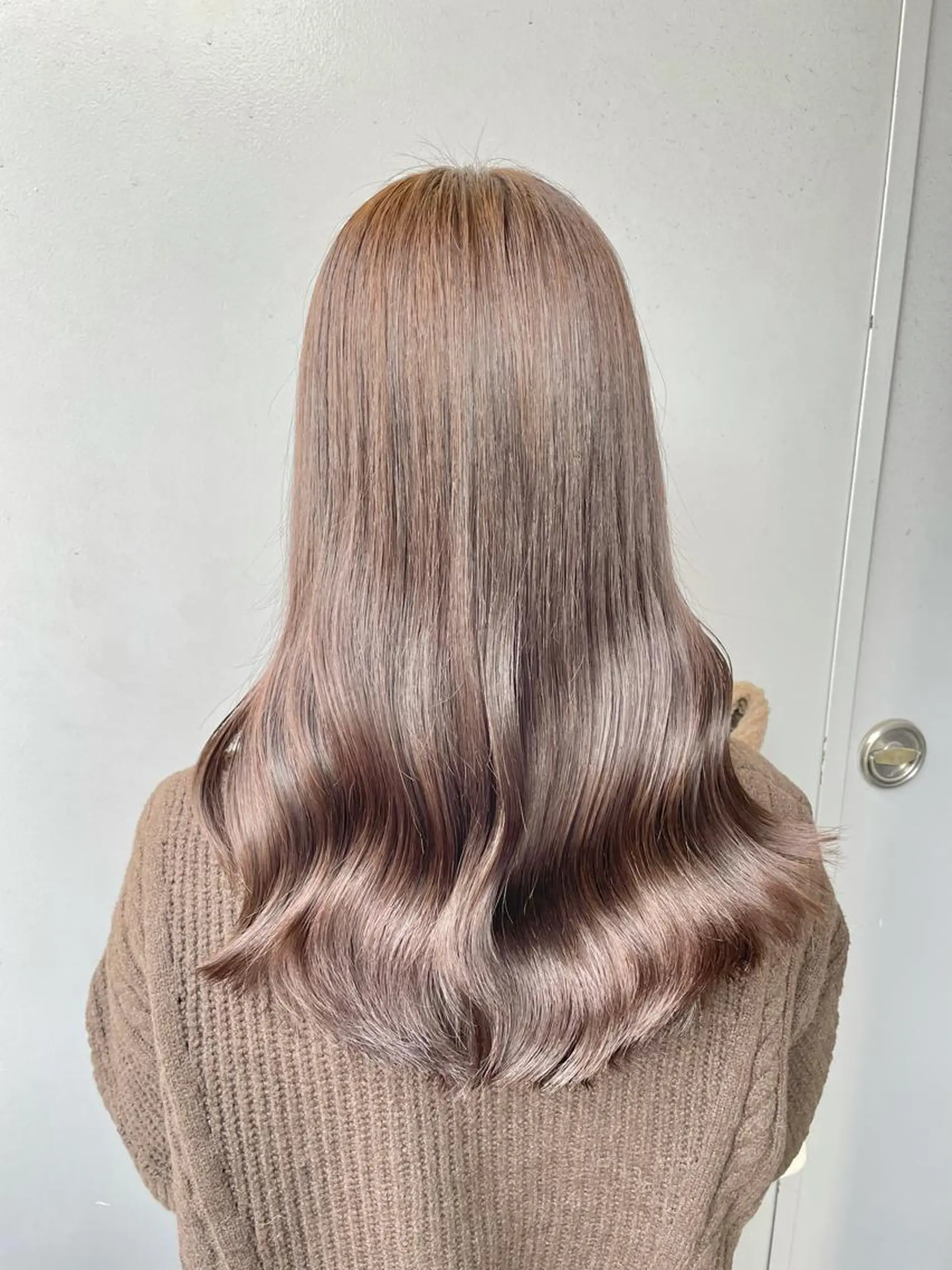 ロング カラー カット ヘアカラー トリートメント ヘッドスパ ヘアセット ベージュカラー💖 やすひろのヘアスタイル