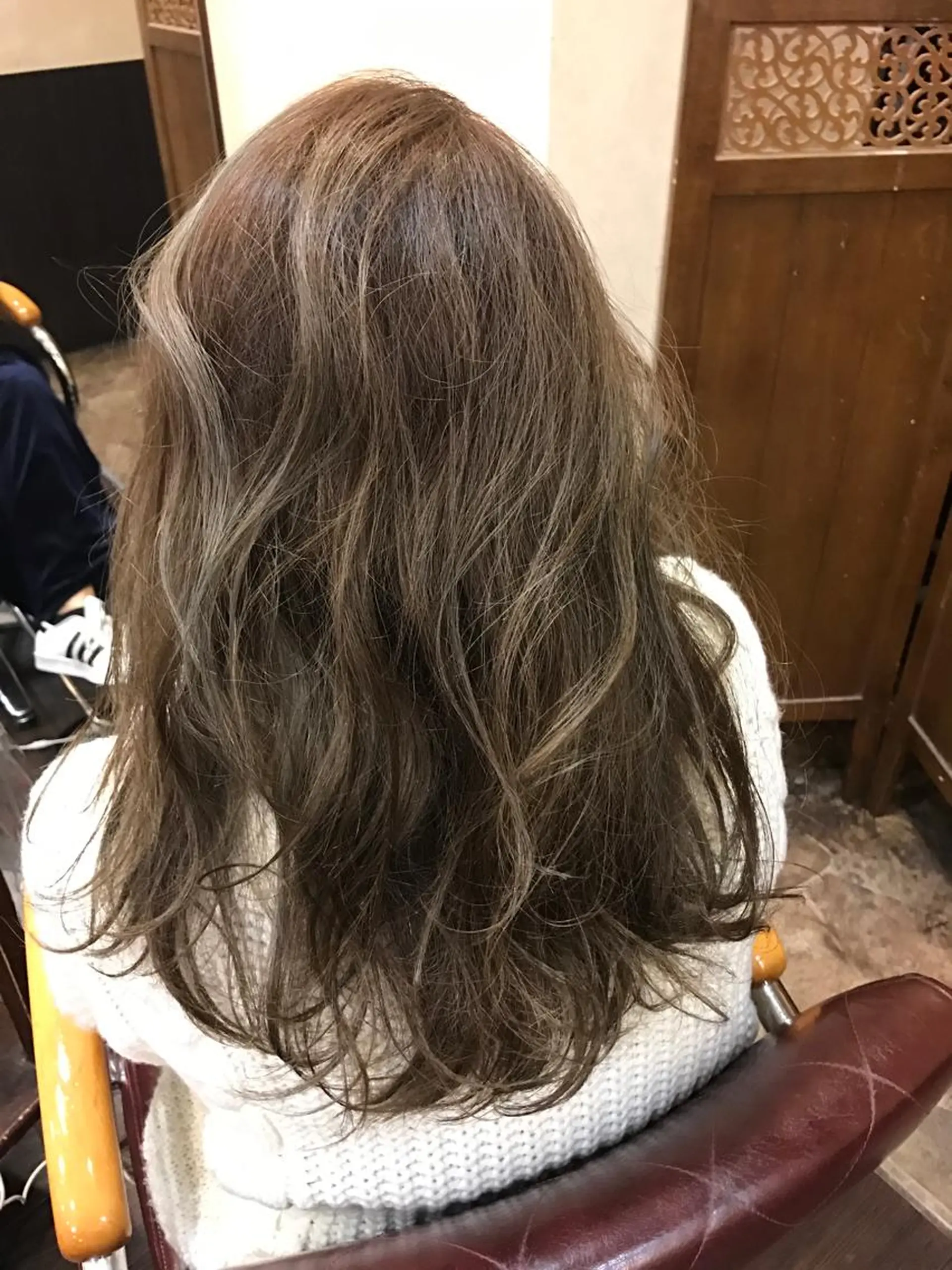 ロング カラー グレージュ ハイライトカラー 外国人風カラー ハイライト ていねい技術No.1 🌈諏訪 健太のヘアスタイル