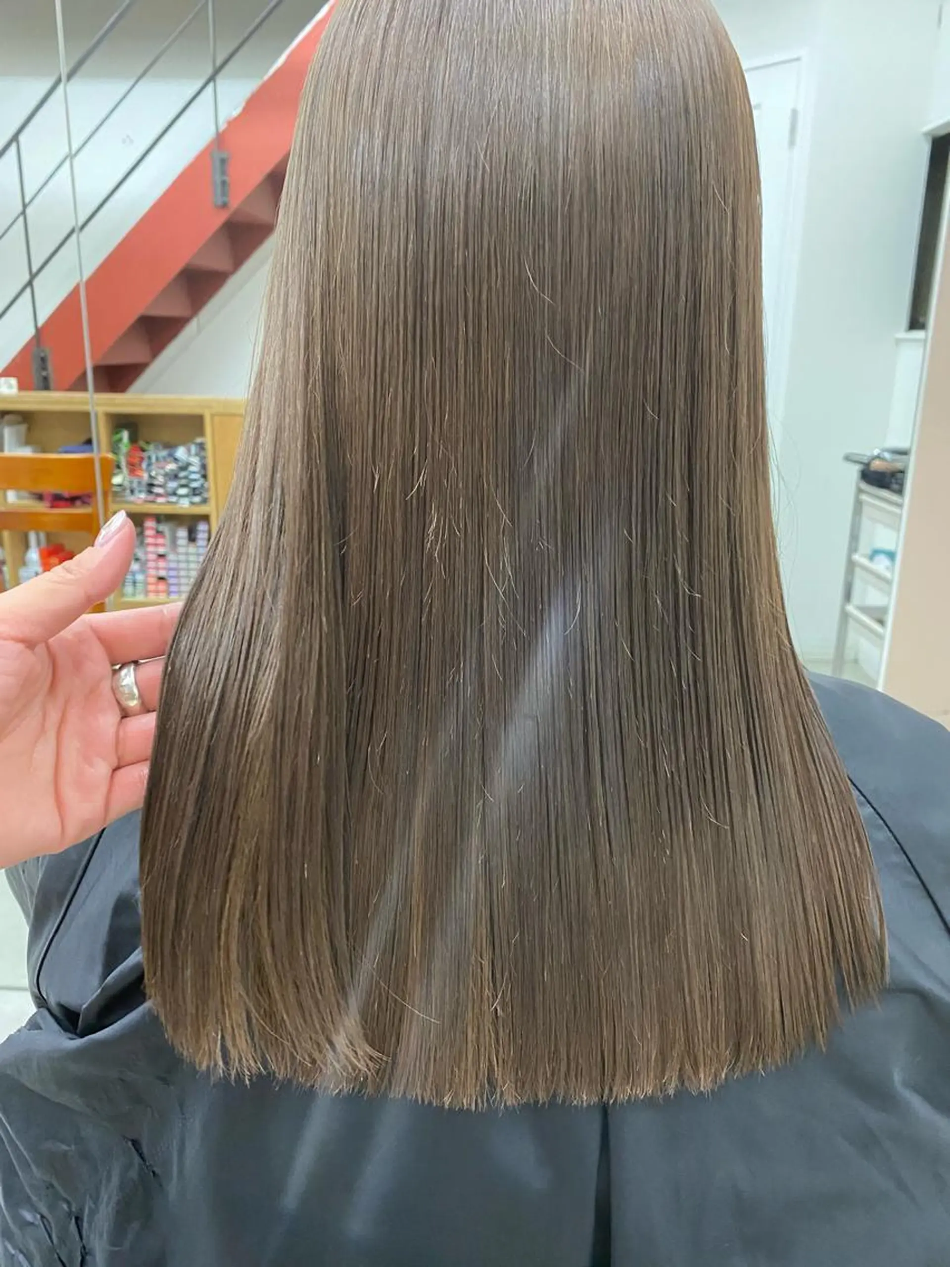 ミディアム カラー ヘアアレンジ ベージュカラー ダブルカラー カット ヘアカラー トリートメント ヘアセット stand所属・ニュアンスヘア🌔 nanakoのヘアスタイル
