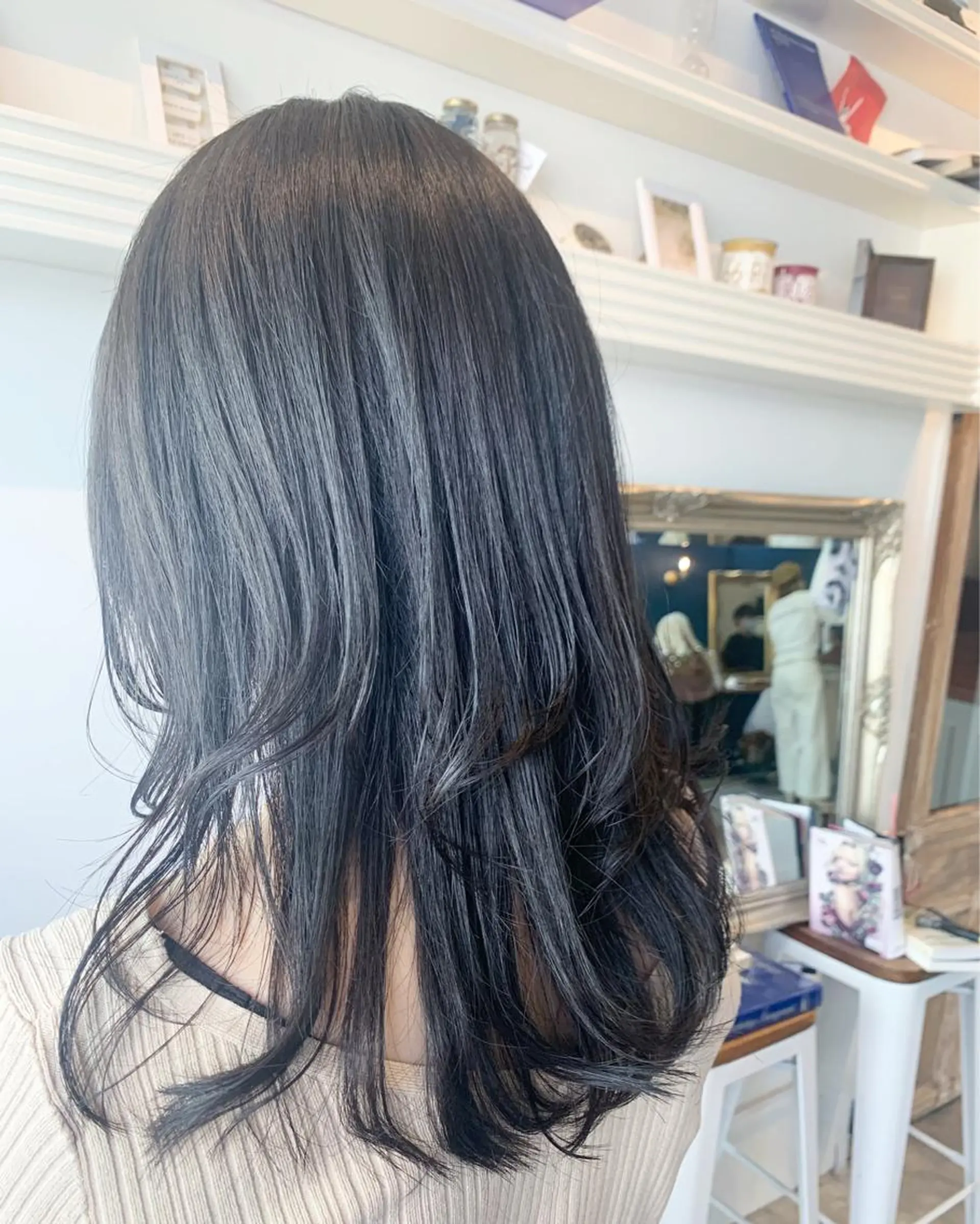 ミディアム カラー ヘアアレンジ グレージュ オリーブグレージュ オリーブグレー ヘアカラー トリートメント ヘアセット 金子 廉のヘアスタイル