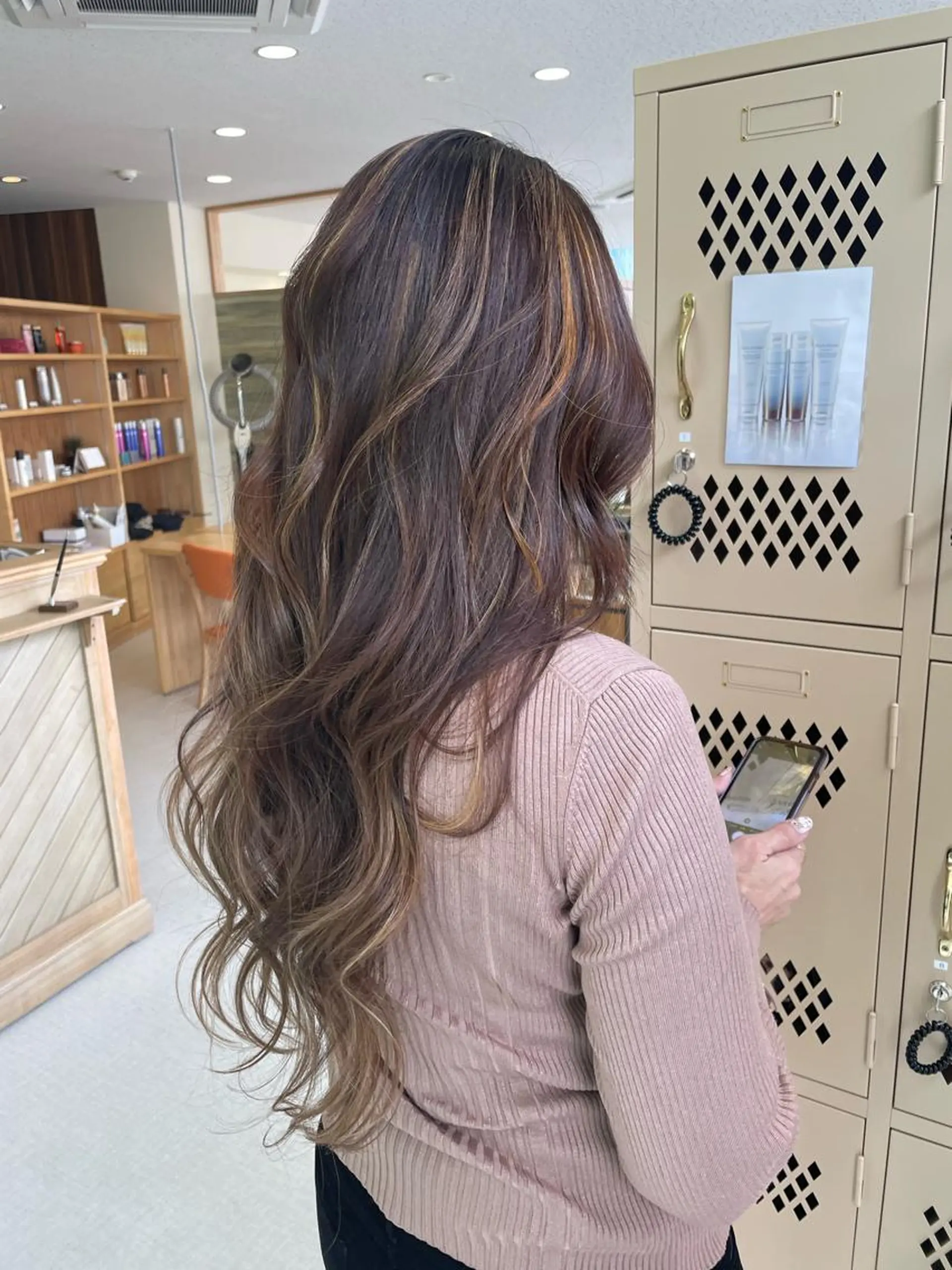 ロング カラー カット ヘアカラー トリートメント 韓国ヘア/レイヤー/ 暖色カラー/ Aiのヘアスタイル