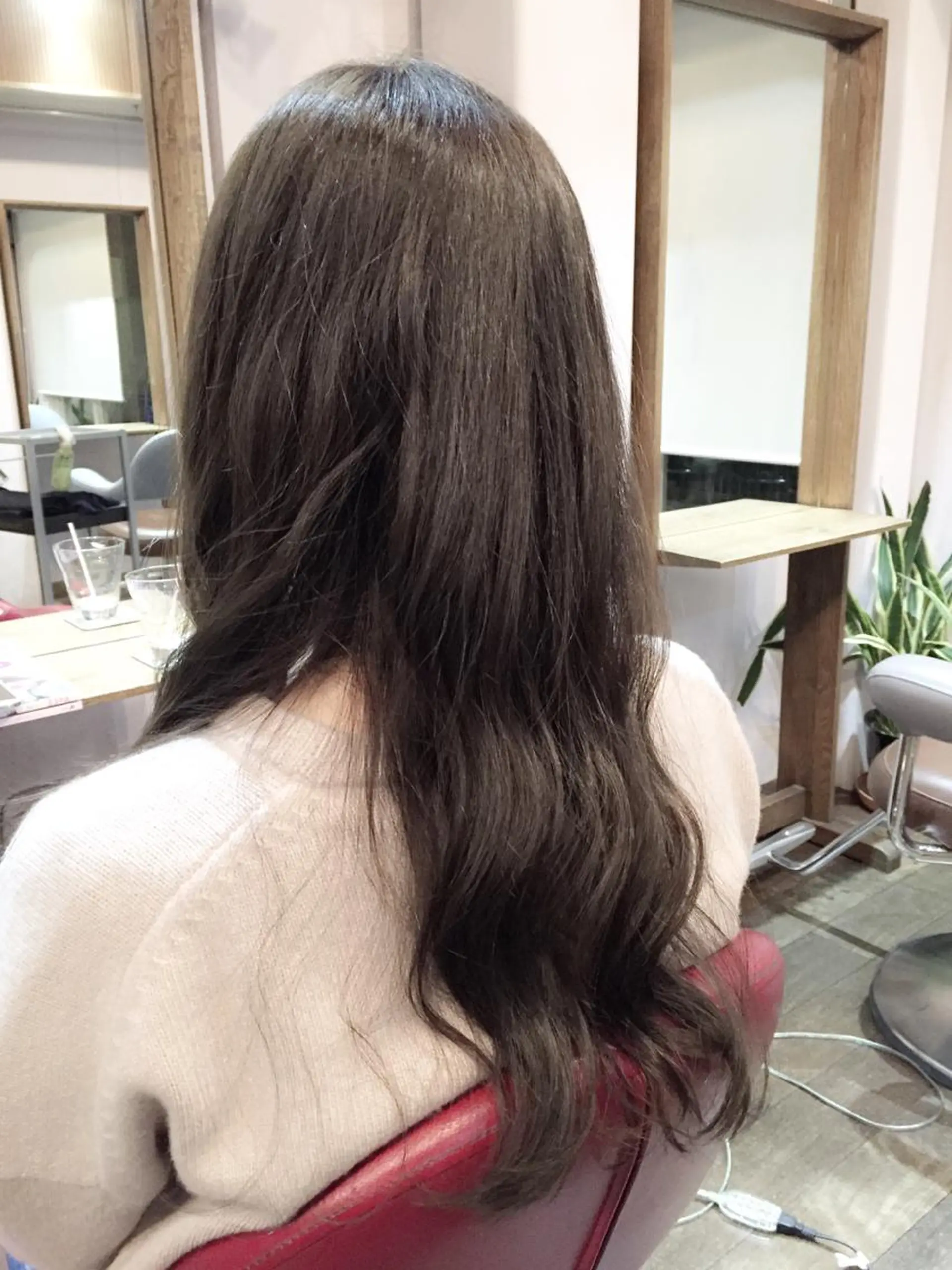 ミディアム セミロング ロング カラー ダブルカラー グレージュ トリートメント 原宿サロン代表 デザインカラー伊藤卓のヘアスタイル