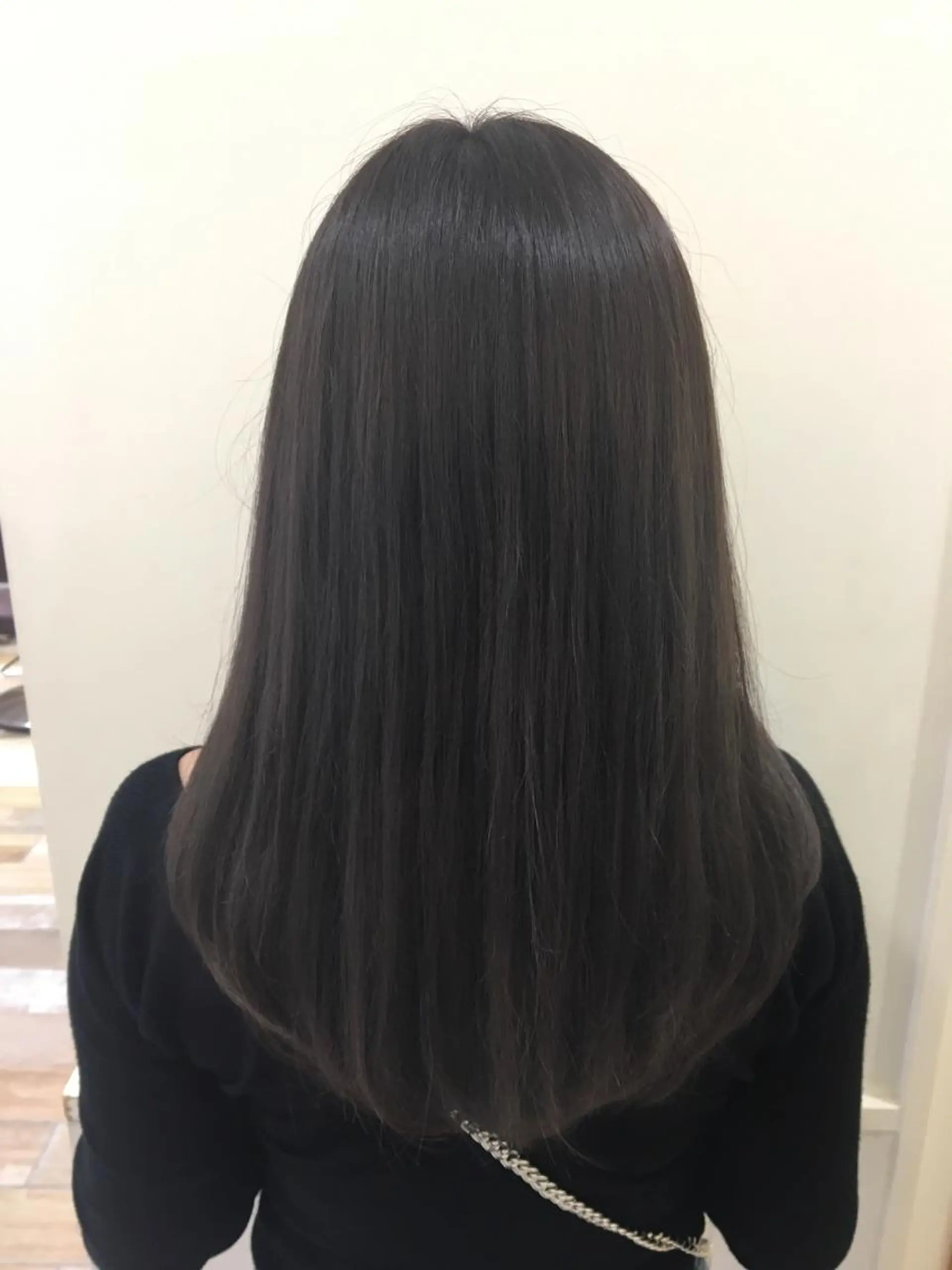 ロング カラー アッシュ 透明感カラー ぱつっとボブ/ 小野あかねのヘアスタイル