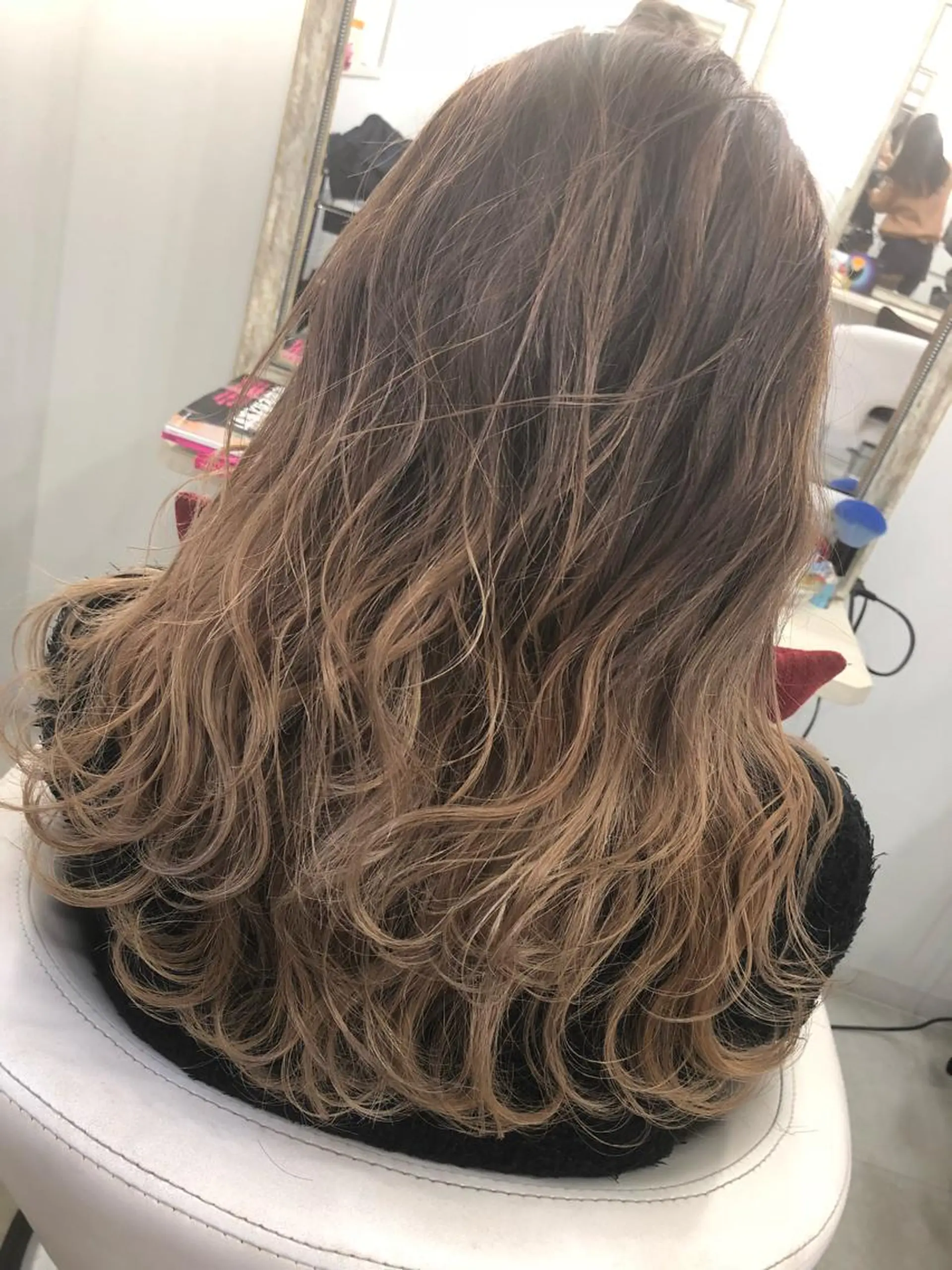 セミロング カラー 髪質改善 中川 翔のヘアスタイル
