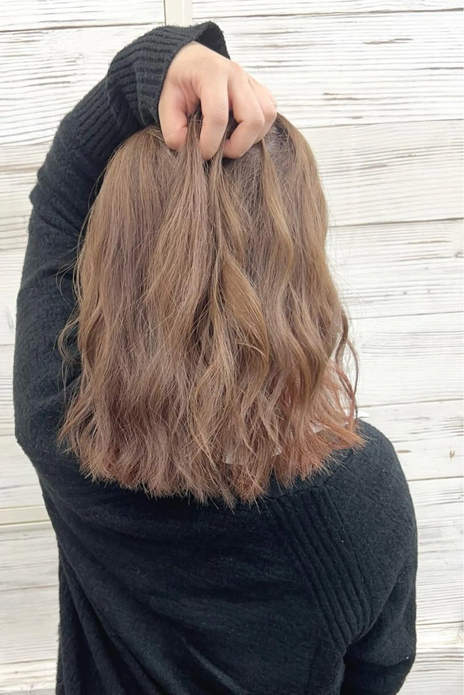 セミロング カラー ヘアアレンジ ベージュカラー 黒髪 ブリーチ イヤリングカラー グレージュ ヘアカラー トリートメント 枝毛カット＆髪質改善 満足NO.1岡しゃんのヘアスタイル