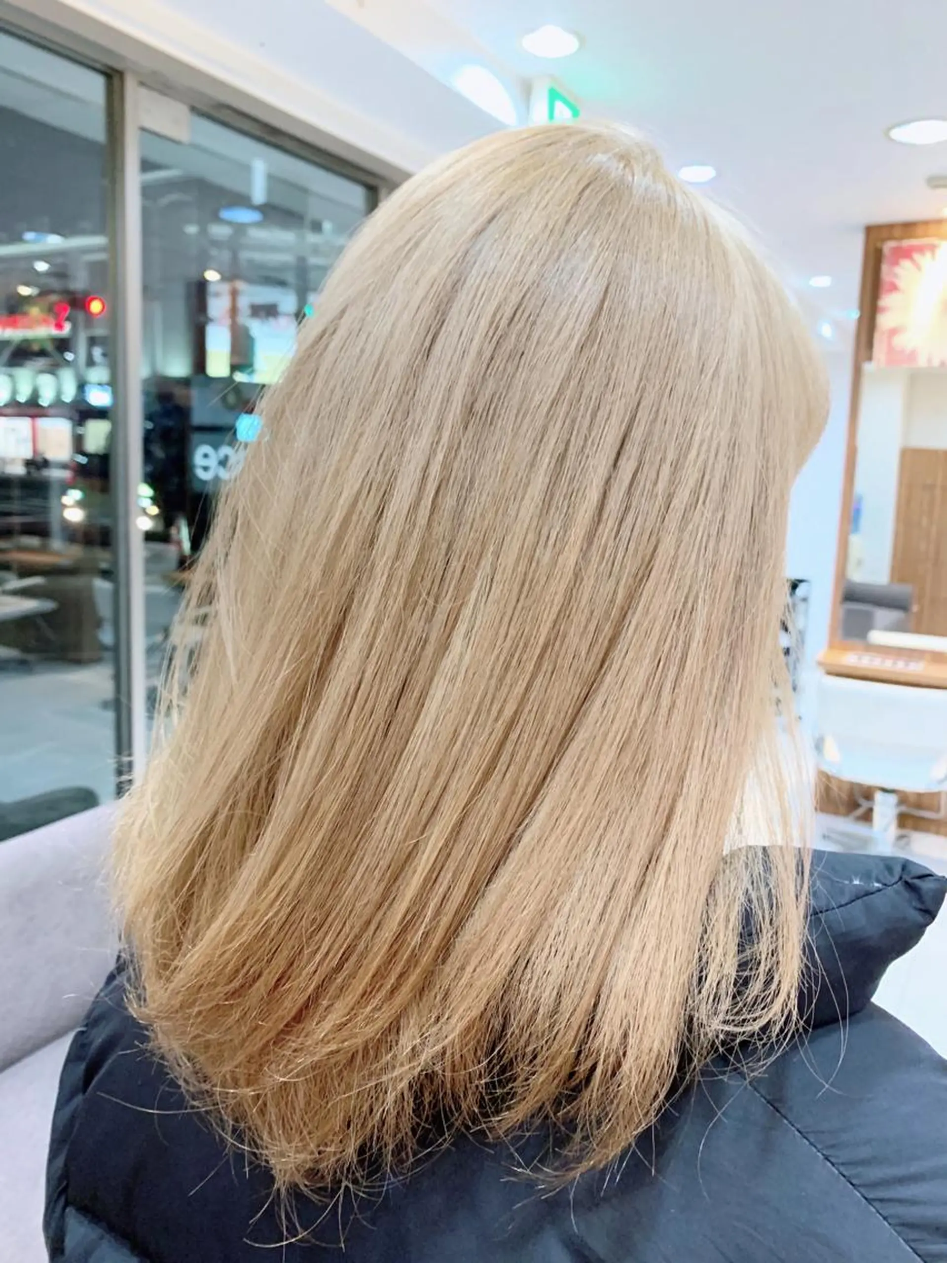 セミロング カラー ベージュカラー ミルクティーベージュ 白髪女性専門店竹内 涼乃のヘアスタイル