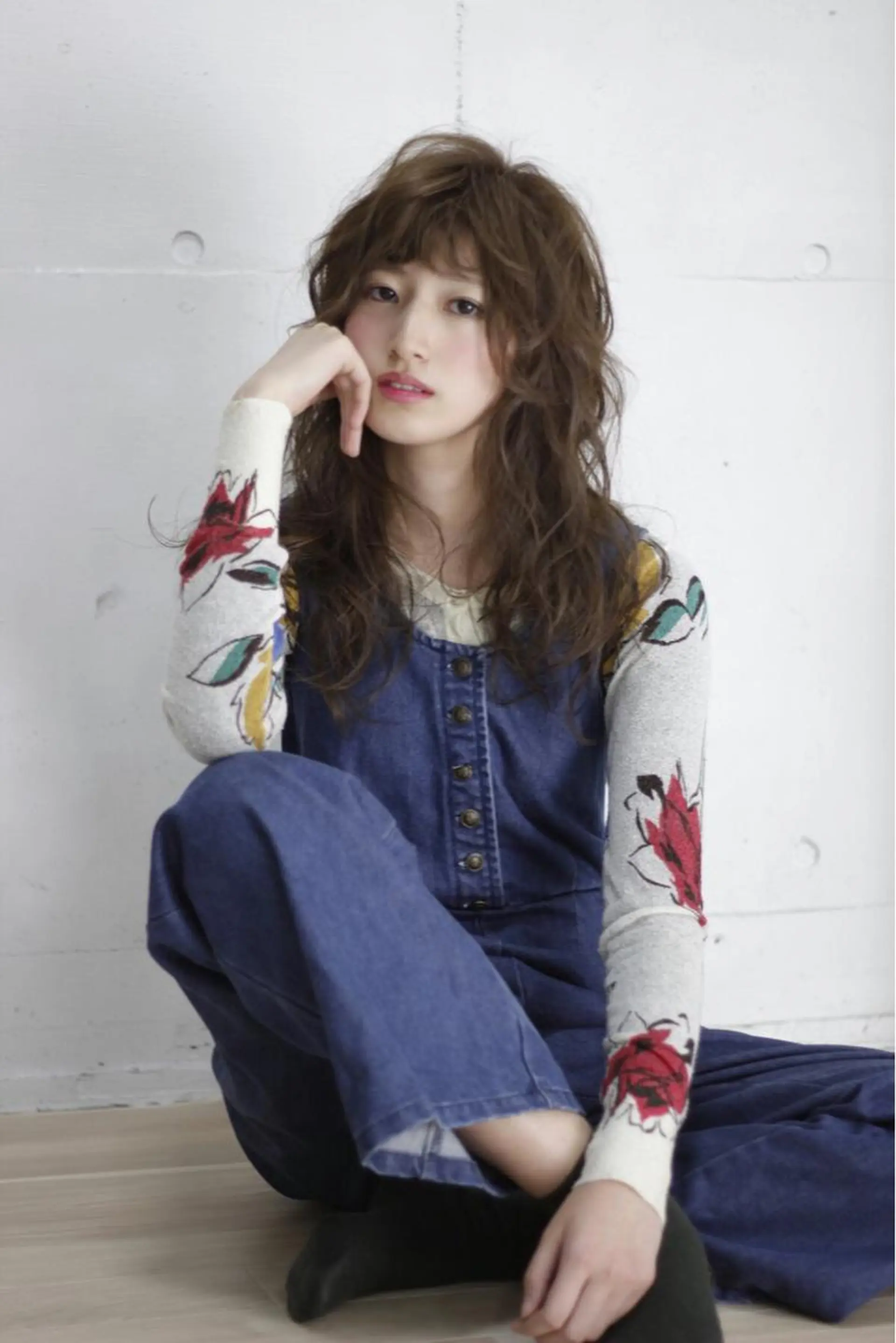 ロング カラー 相原 瞳のヘアスタイル