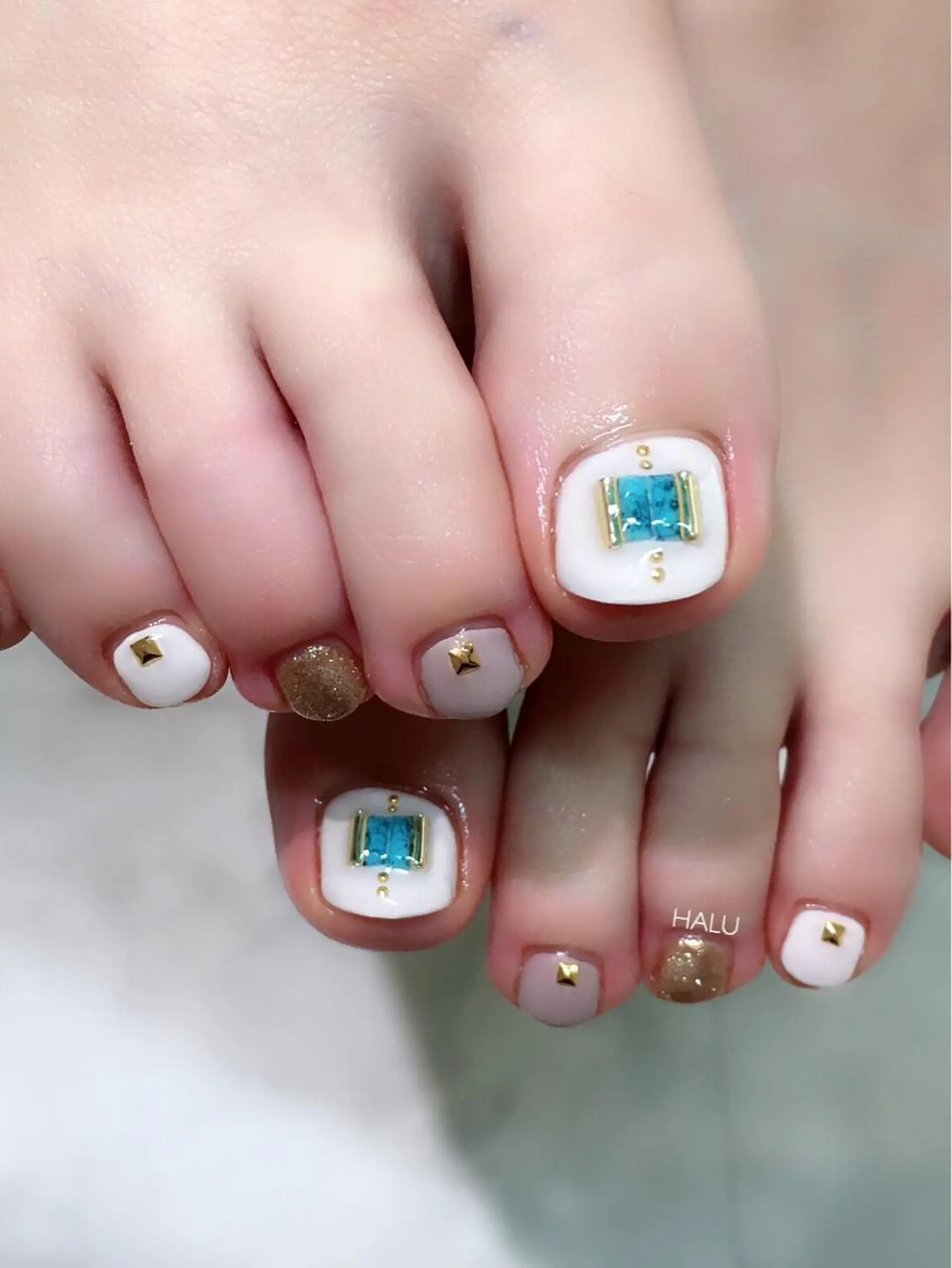 ネイル ゴールド HALU ハルのネイルデザイン