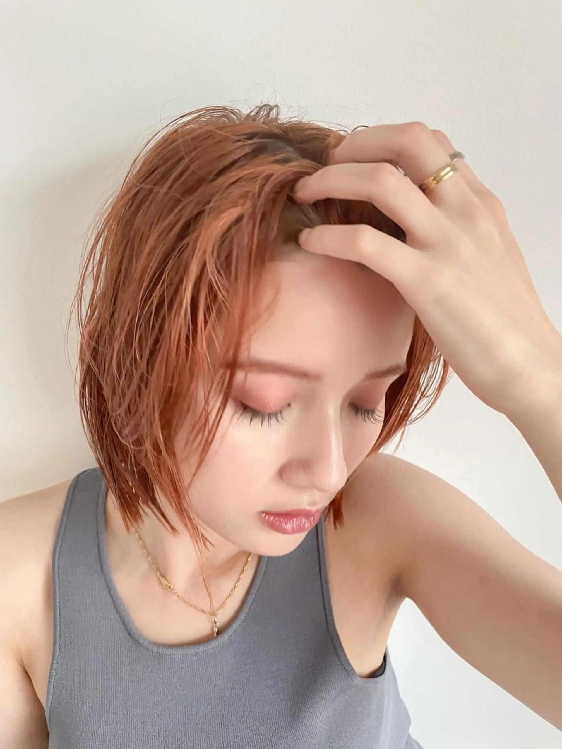 ミディアム カラー アディクシーカラー ブリーチ ブロンド ブルーカラー ハイライトカラー カット ヘアカラー トリートメント CEINE＋ officialのヘアスタイル