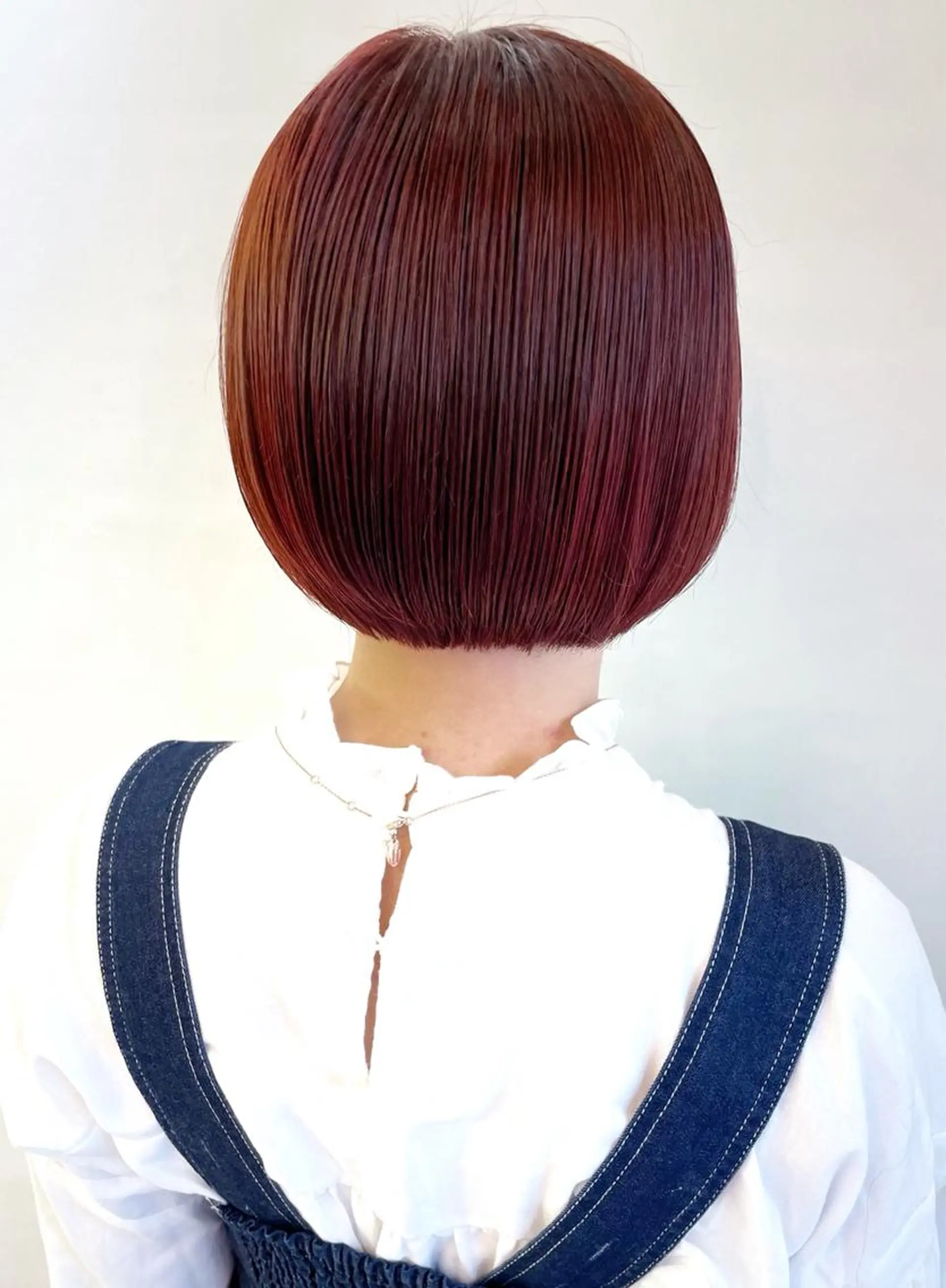 ショート カラー レッドカラー ボブ カット ヘアカラー トリートメント 齋藤 咲のヘアスタイル