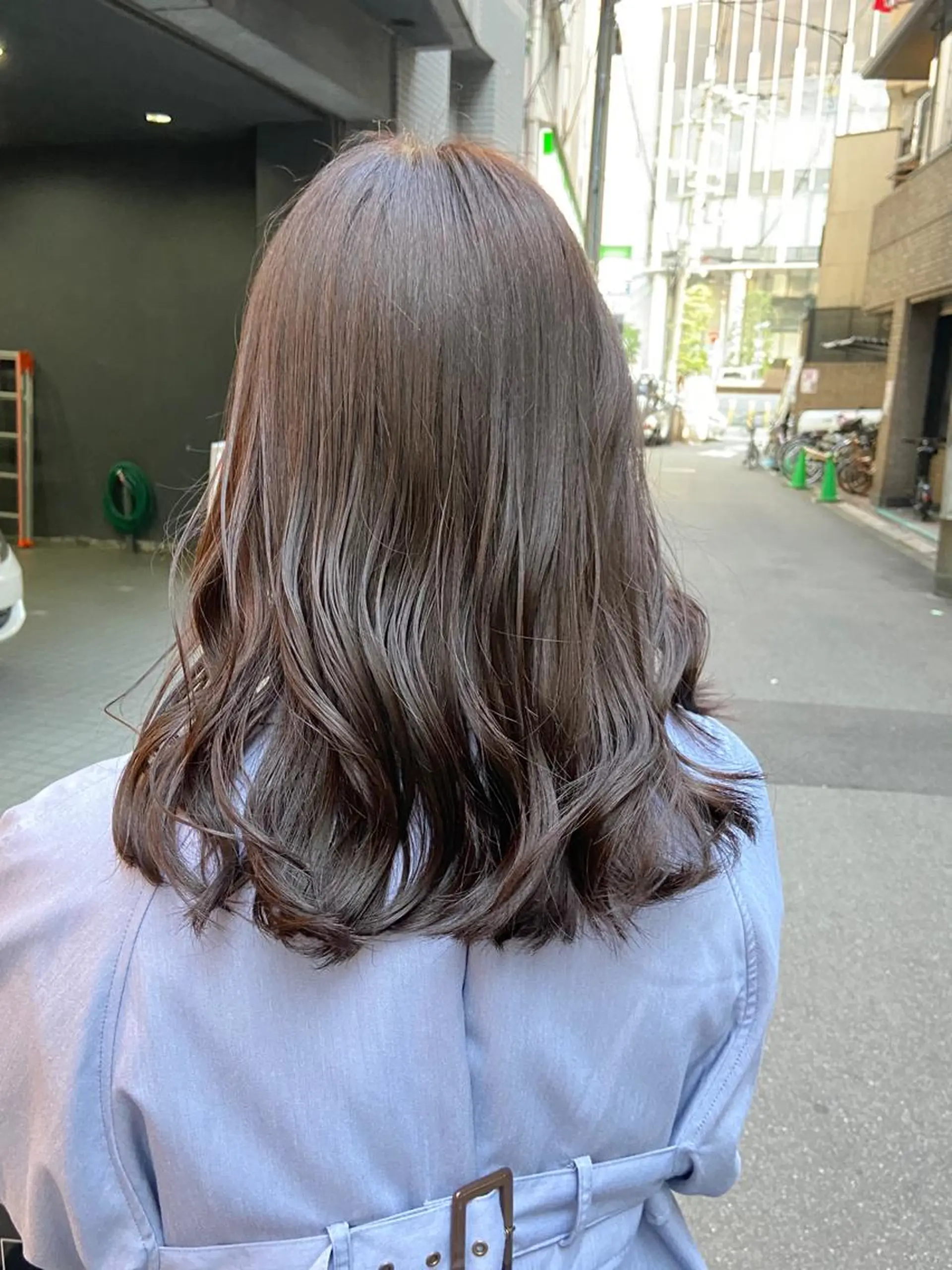 ロング カラー ブリーチ 透明感カラー グレージュ イルミナカラー ブリーチなしカラー ノイシキ サキのヘアスタイル