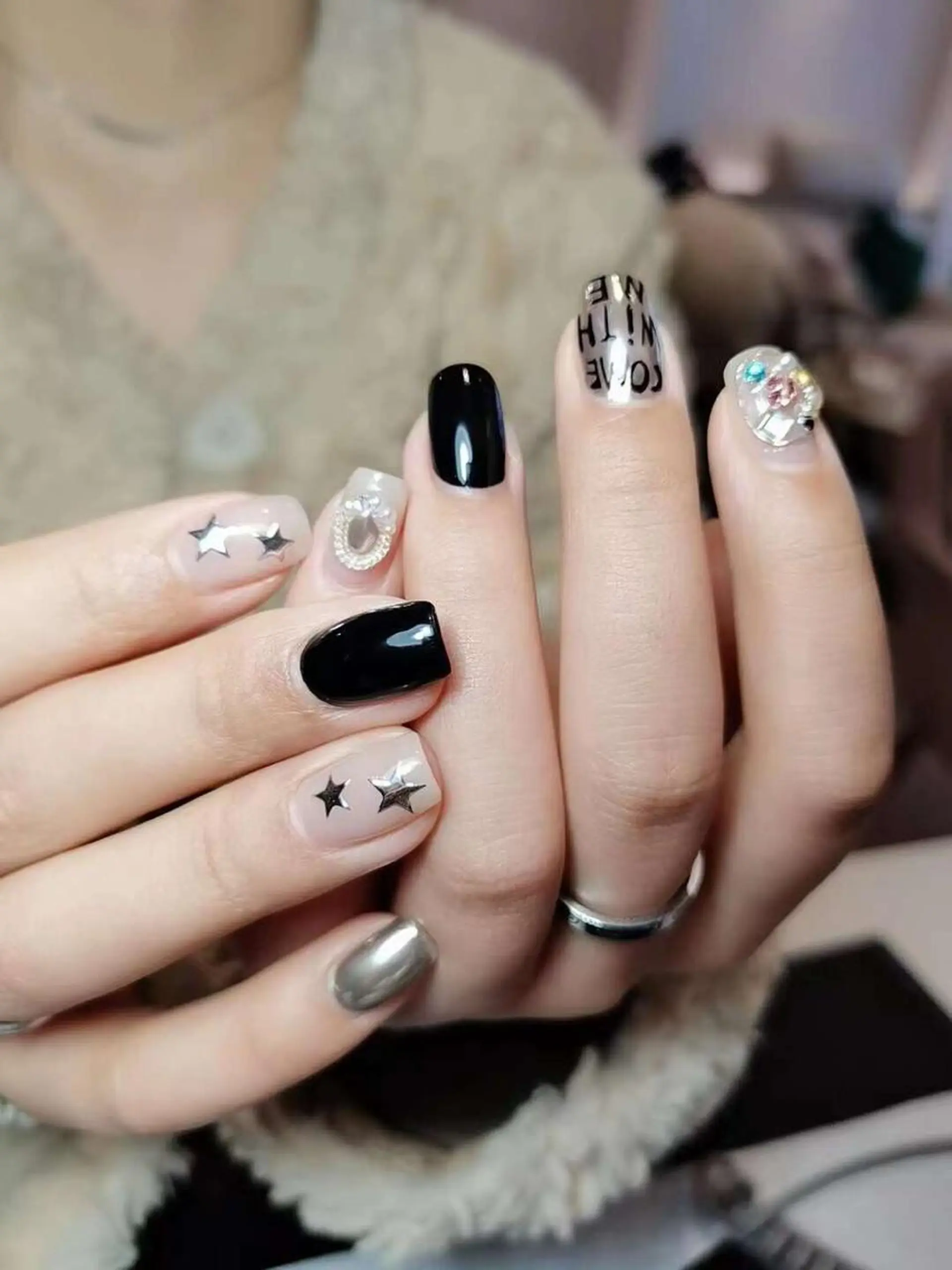 ネイル ハンドネイル VIVIAN リサのネイルデザイン