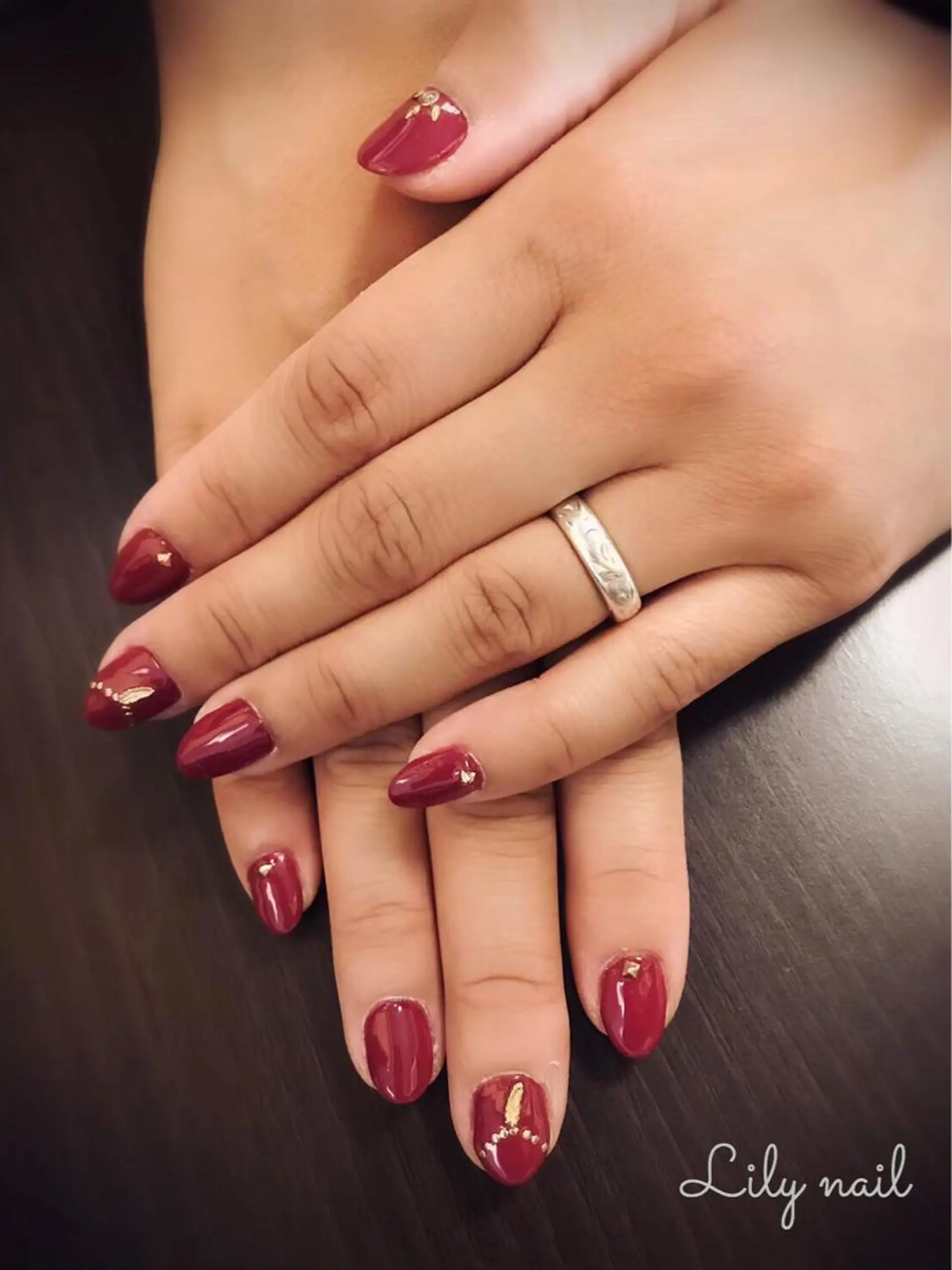 ネイル べっ甲ネイル ブルー ボルドー グラデーション ニュアンスネイル tink 横浜店所属・Tink 横浜のネイルデザイン