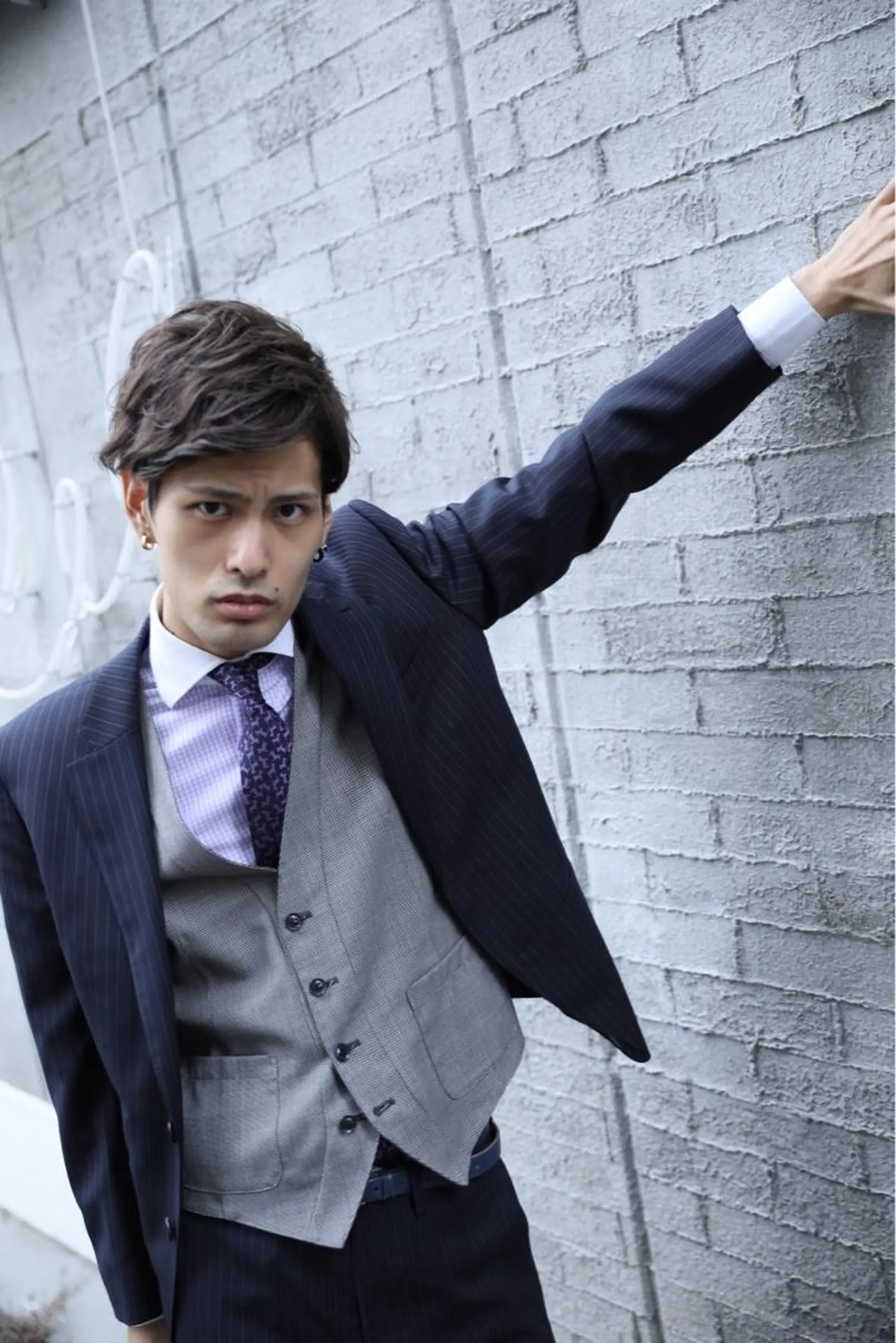 ショート カラー パーマ メンズ メンズブリーチ メンズパーマ 刈り上げ アッシュ ブリーチ カット パーマ 吉岡 昌吾のヘアスタイル