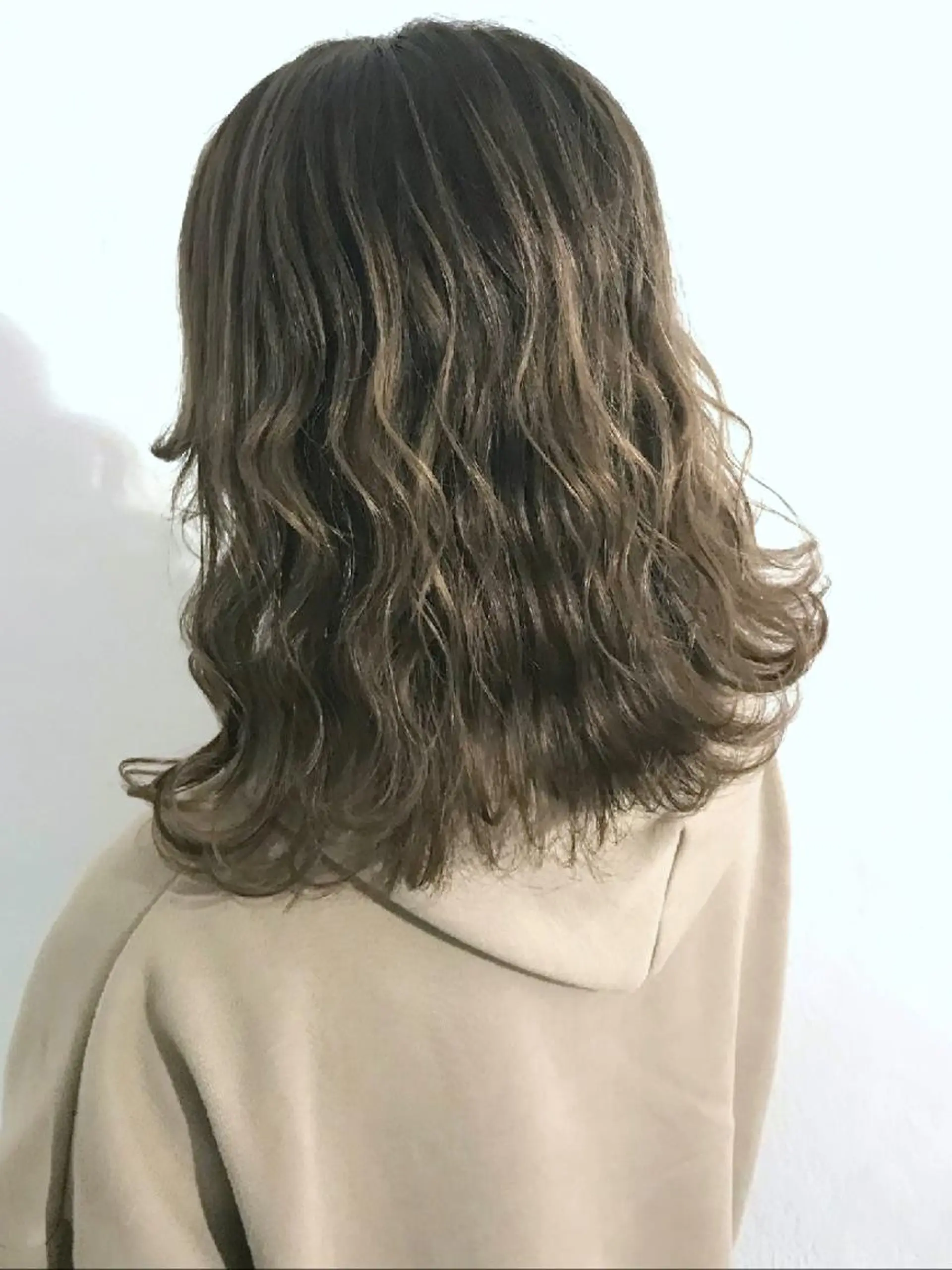 ミディアム カラー ヘアアレンジ グレージュ 成瀬 弘光のヘアスタイル