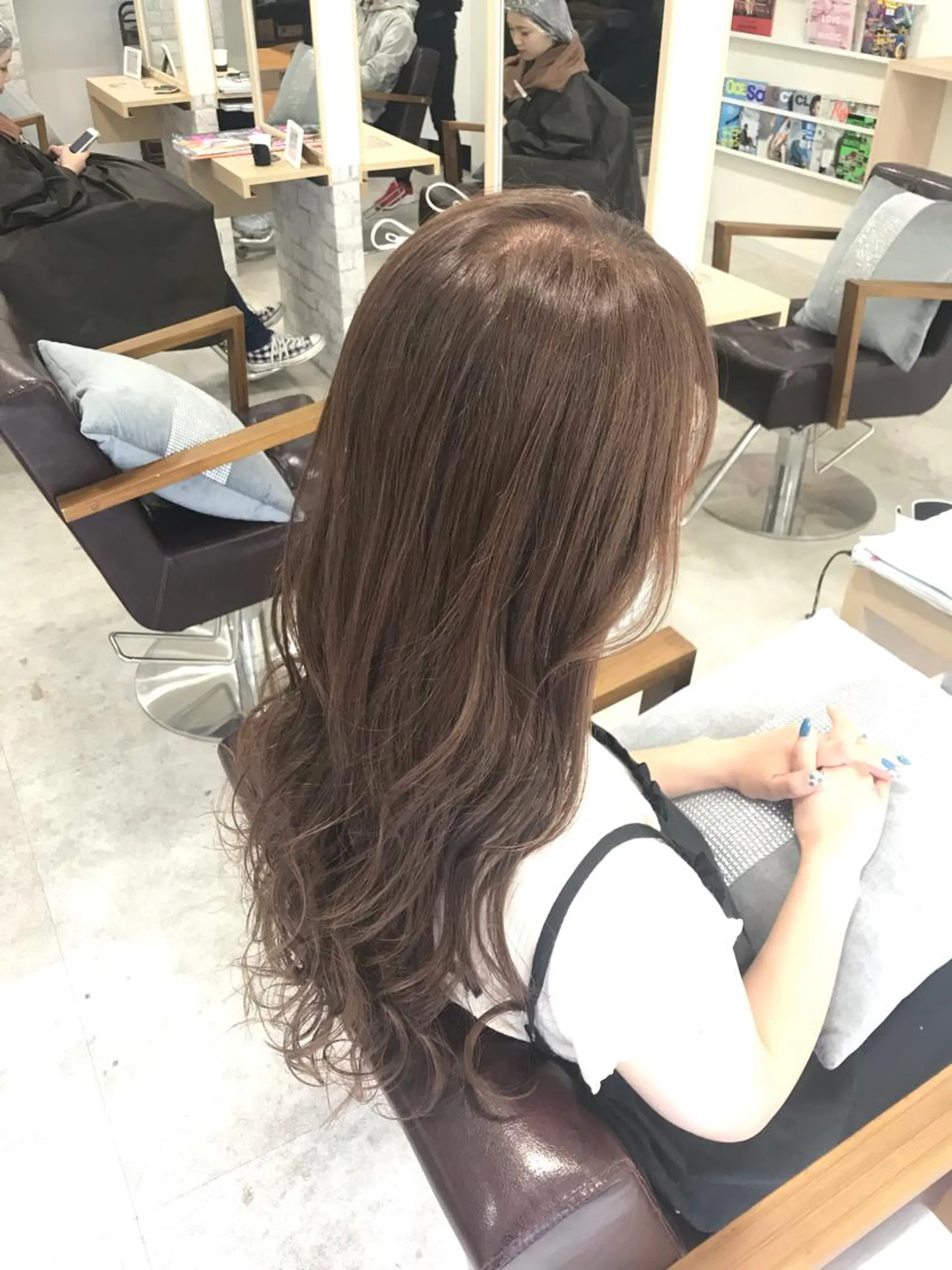 ロング カラー ベージュカラー ブリーチ ミルクティーベージュ ブリーチなしカラー マンツーマン/透明感 foi hairのヘアスタイル
