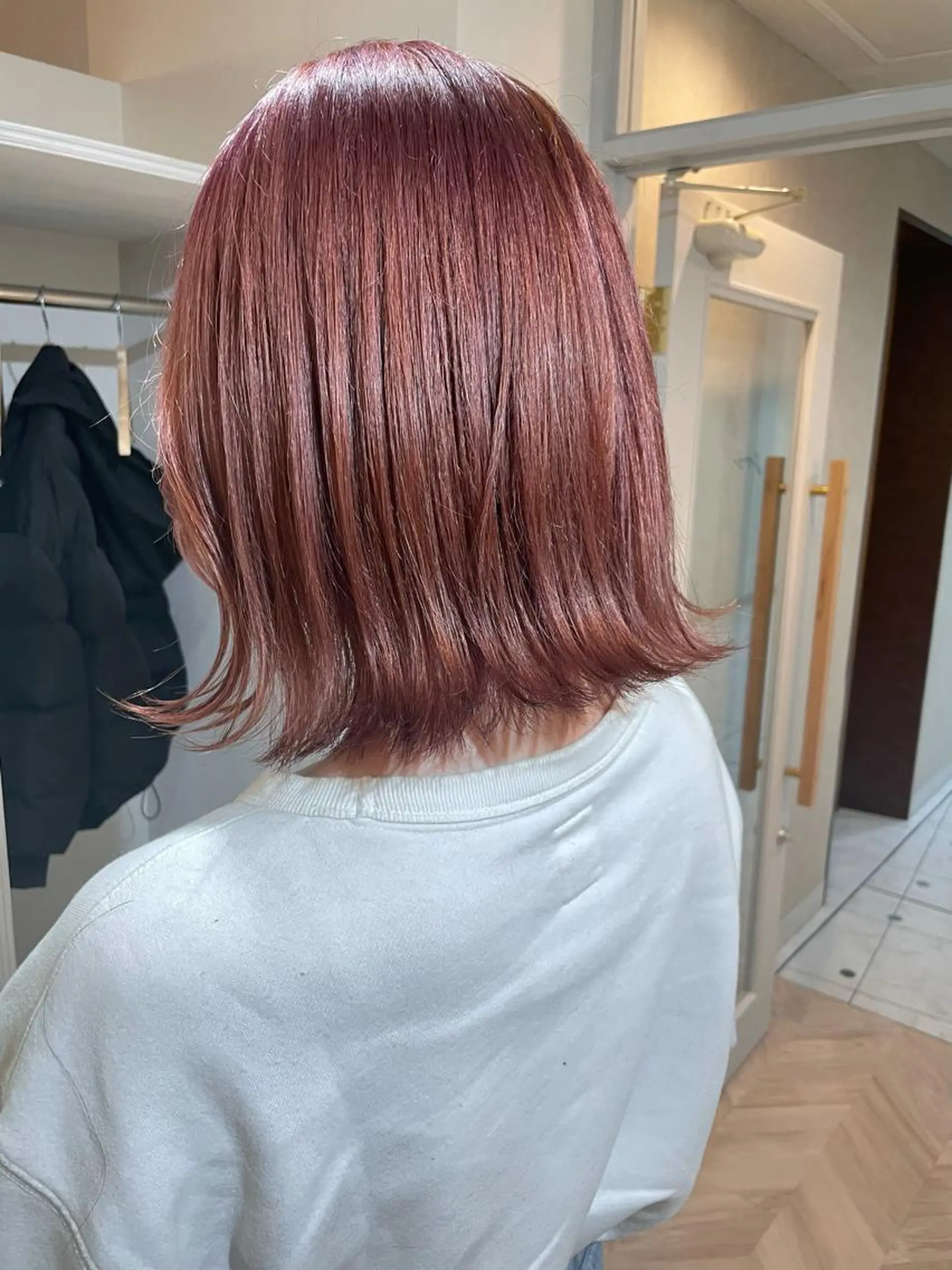 ミディアム カラー akane .のヘアスタイル