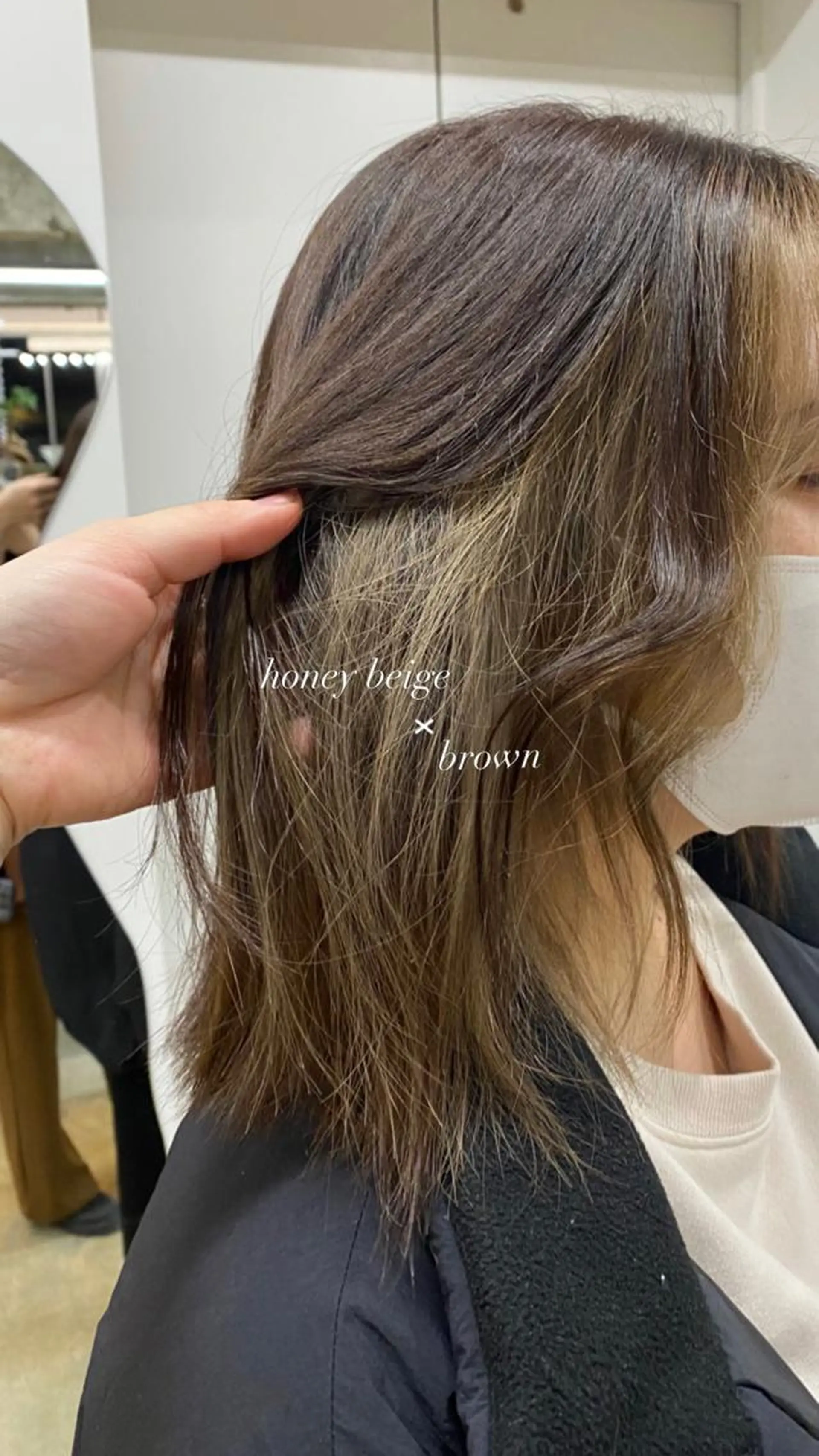 ミディアム 茜璃/ブリーチカラー /レイヤーカットのヘアスタイル