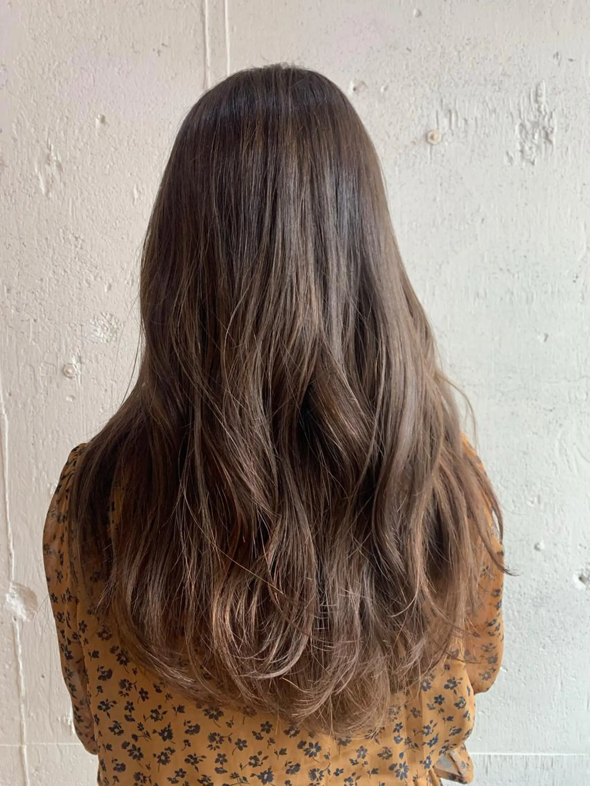 ロング カラー EIGHT 中川原   菜々子のヘアスタイル