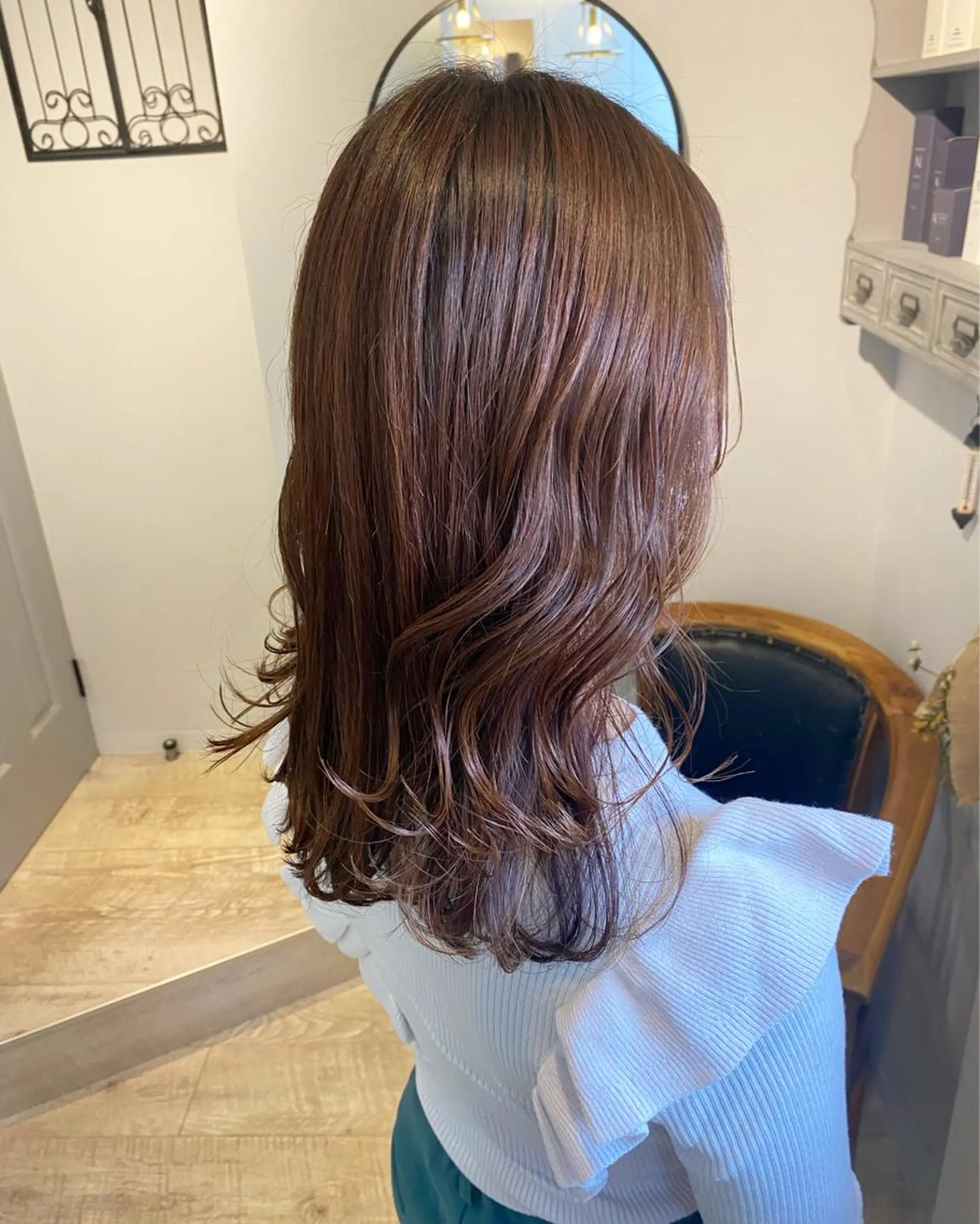 ミディアム レイヤーカット カット 西村 美羽のヘアスタイル