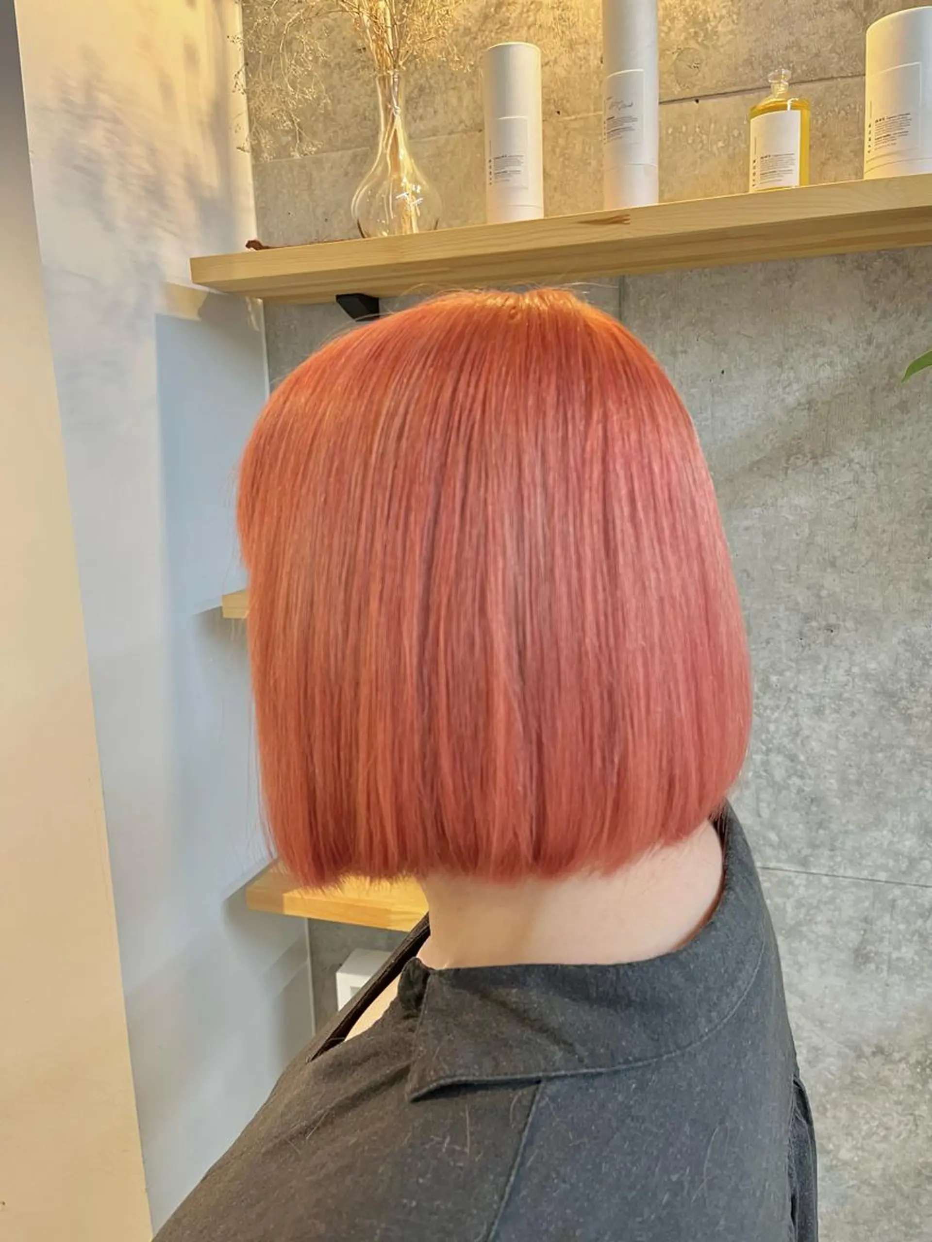 ショート カラー ハイトーンカラ ー/小川のヘアスタイル