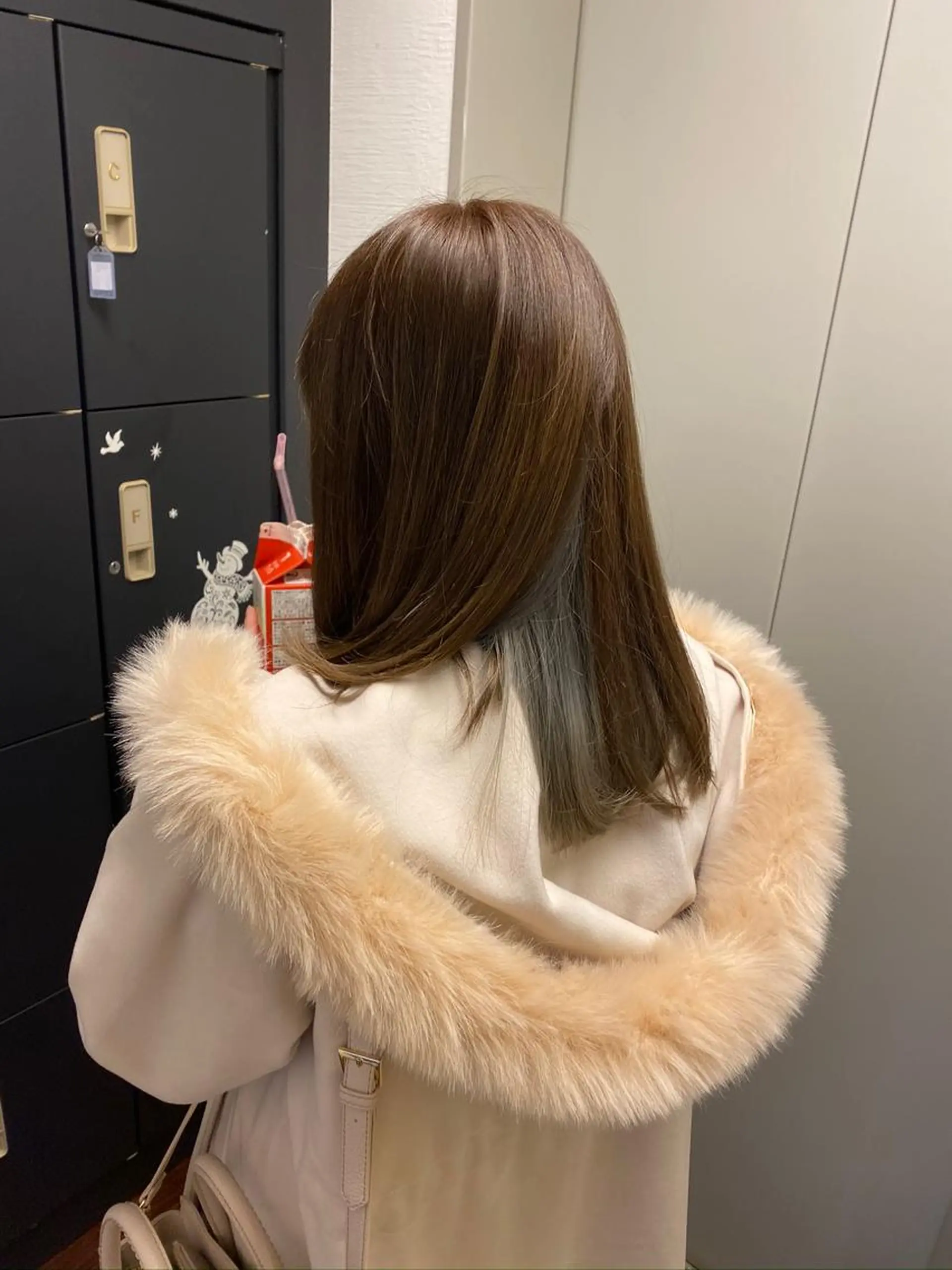 ミディアム 美髪/髪質改善 レイヤー/透けカラーのヘアスタイル